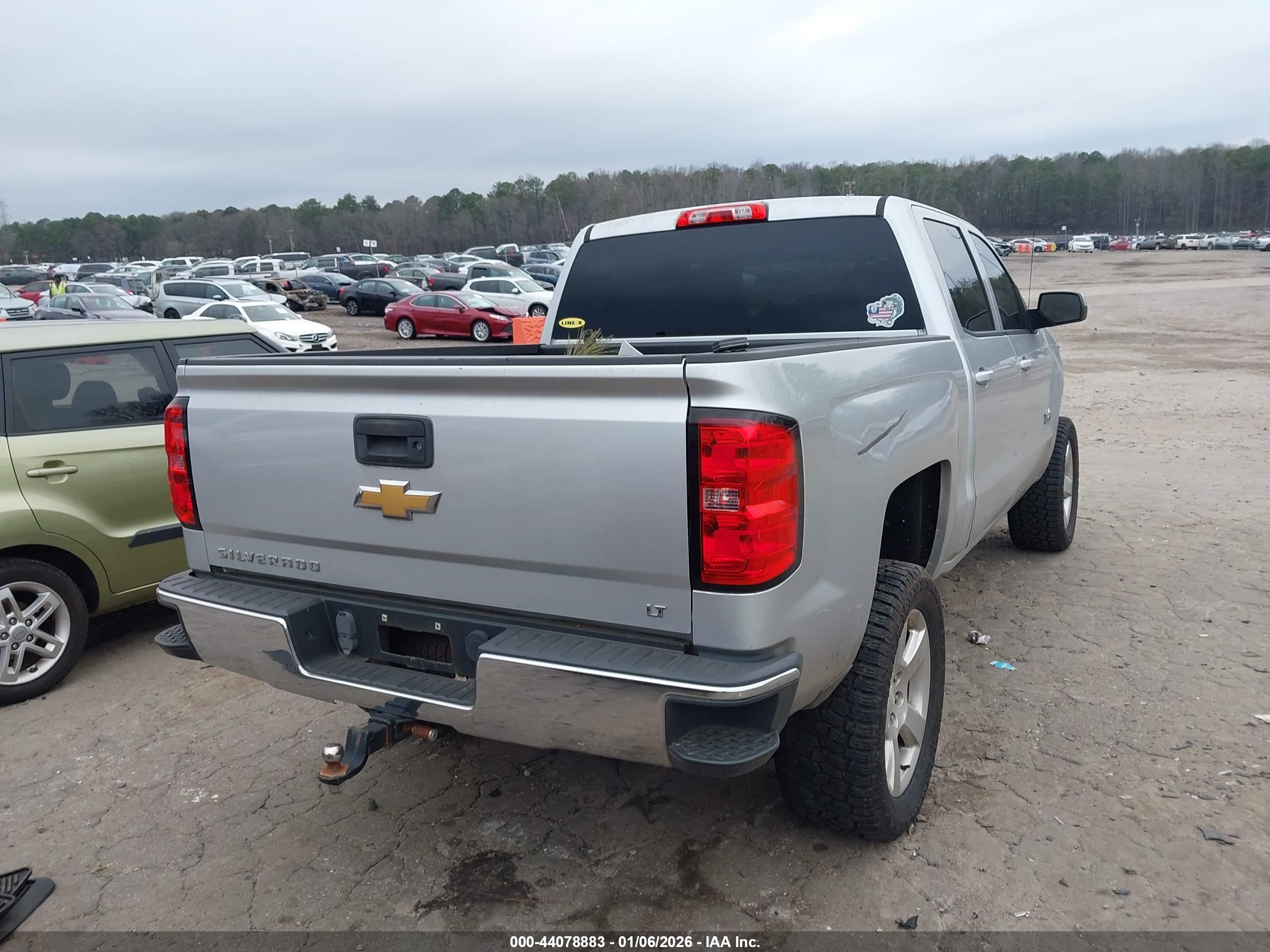 CHEVROLET SILVERADO image 4