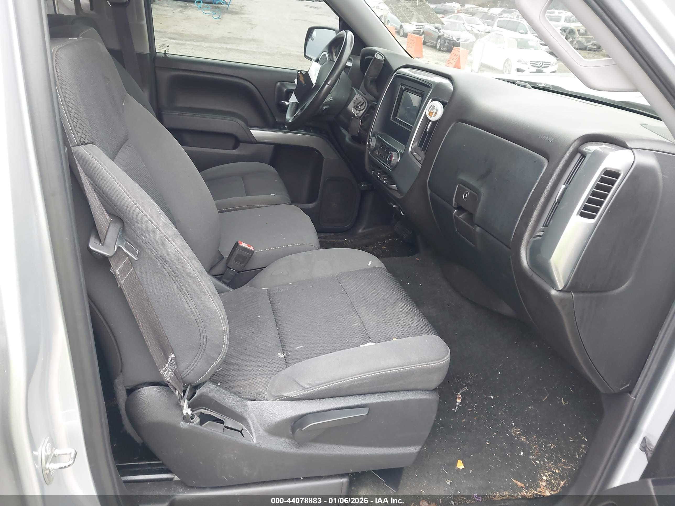 CHEVROLET SILVERADO image 5