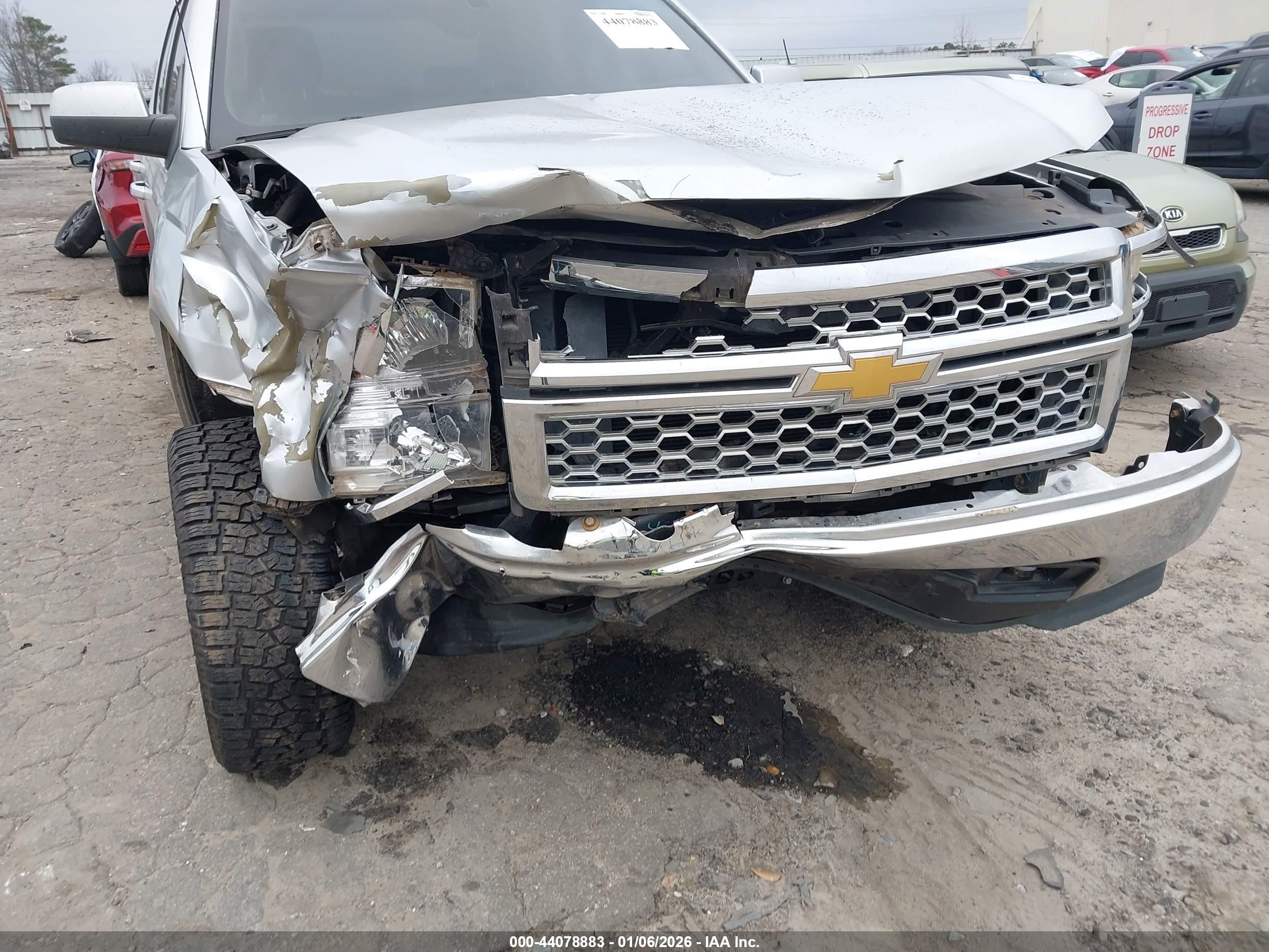 CHEVROLET SILVERADO image 6
