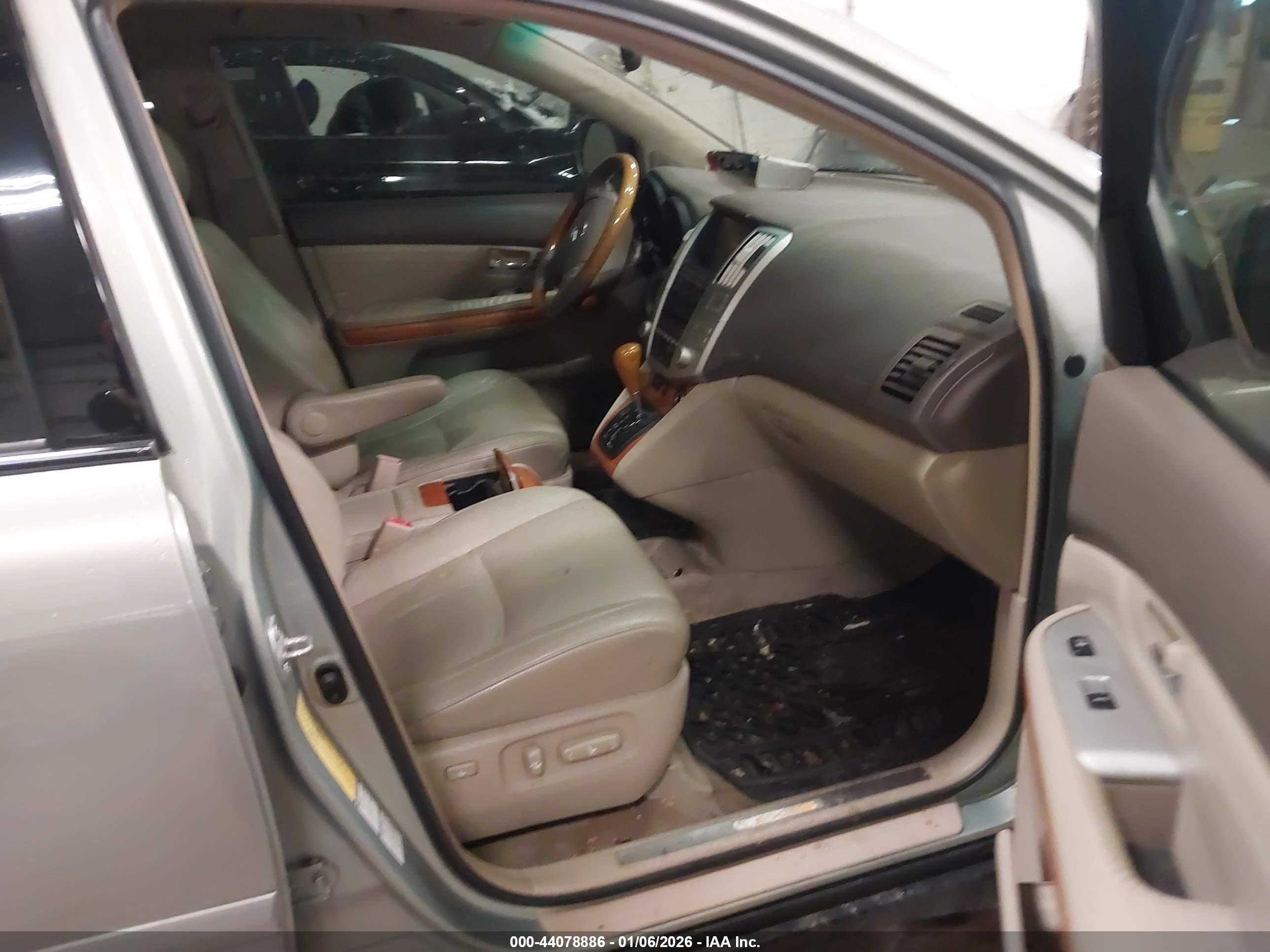 LEXUS RX image 5