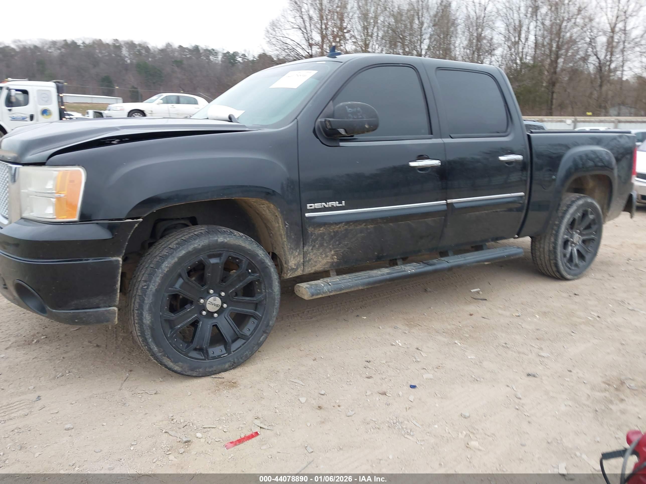 GMC SIERRA image 2