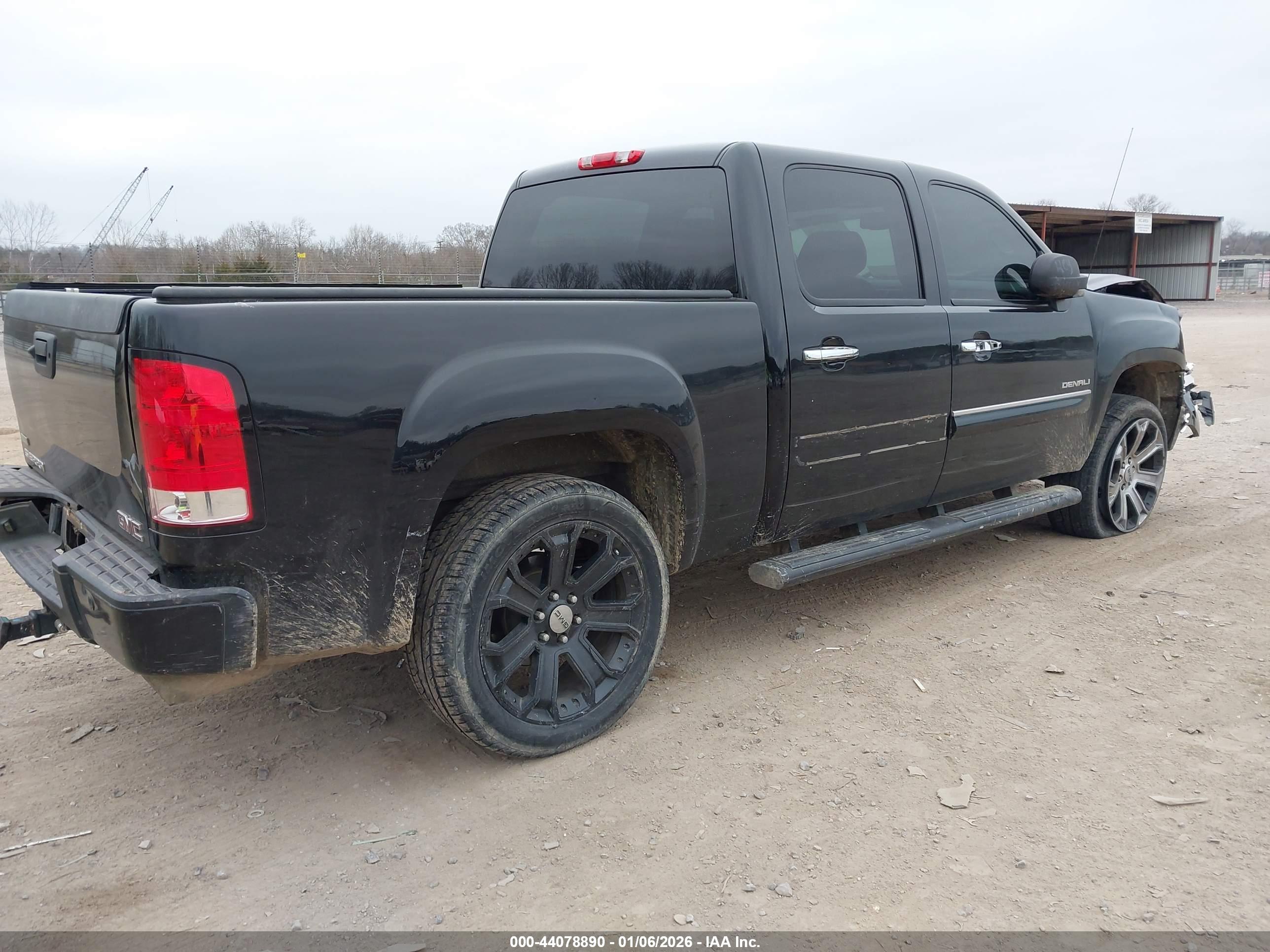 GMC SIERRA image 4