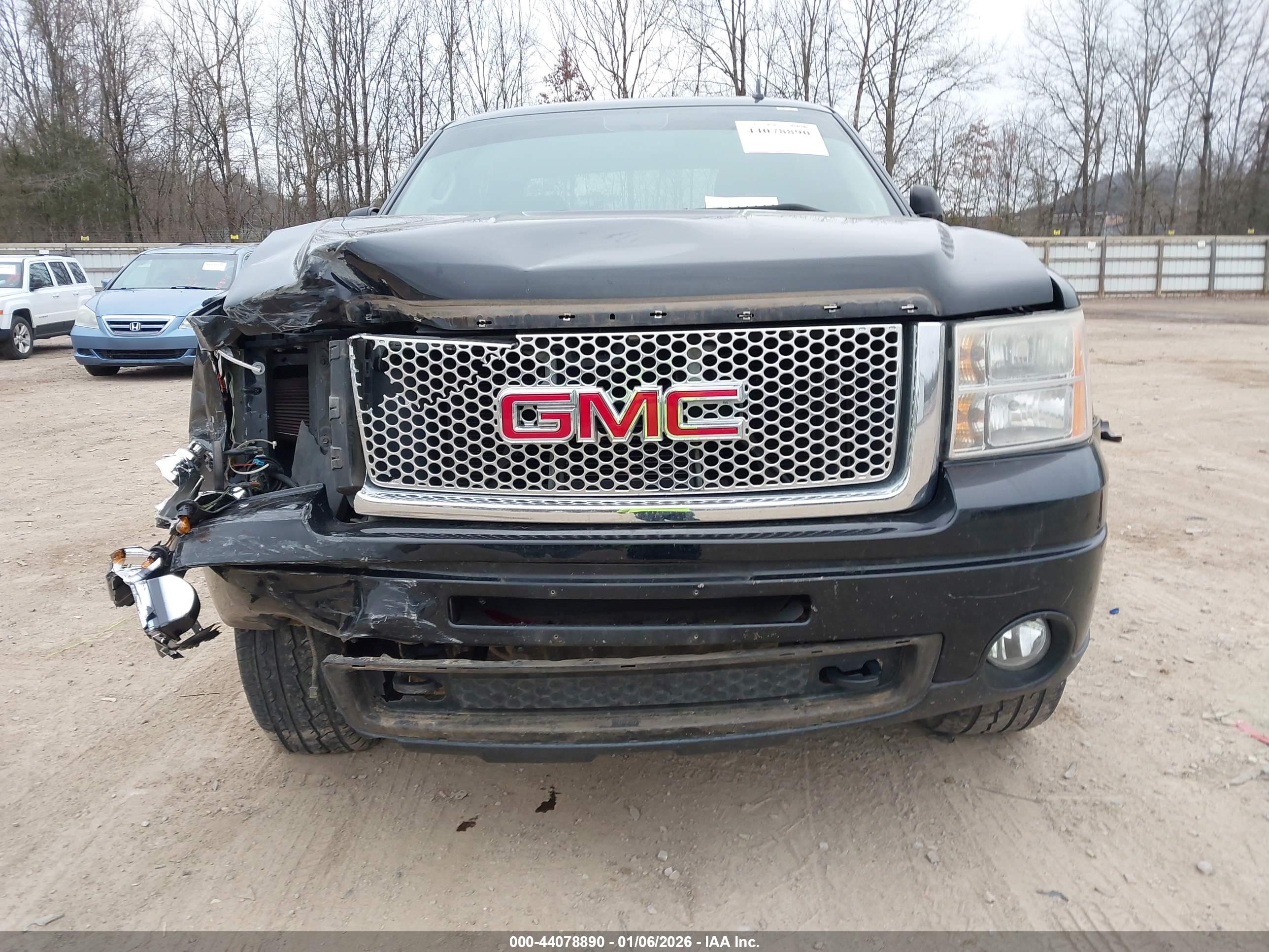 GMC SIERRA image 6