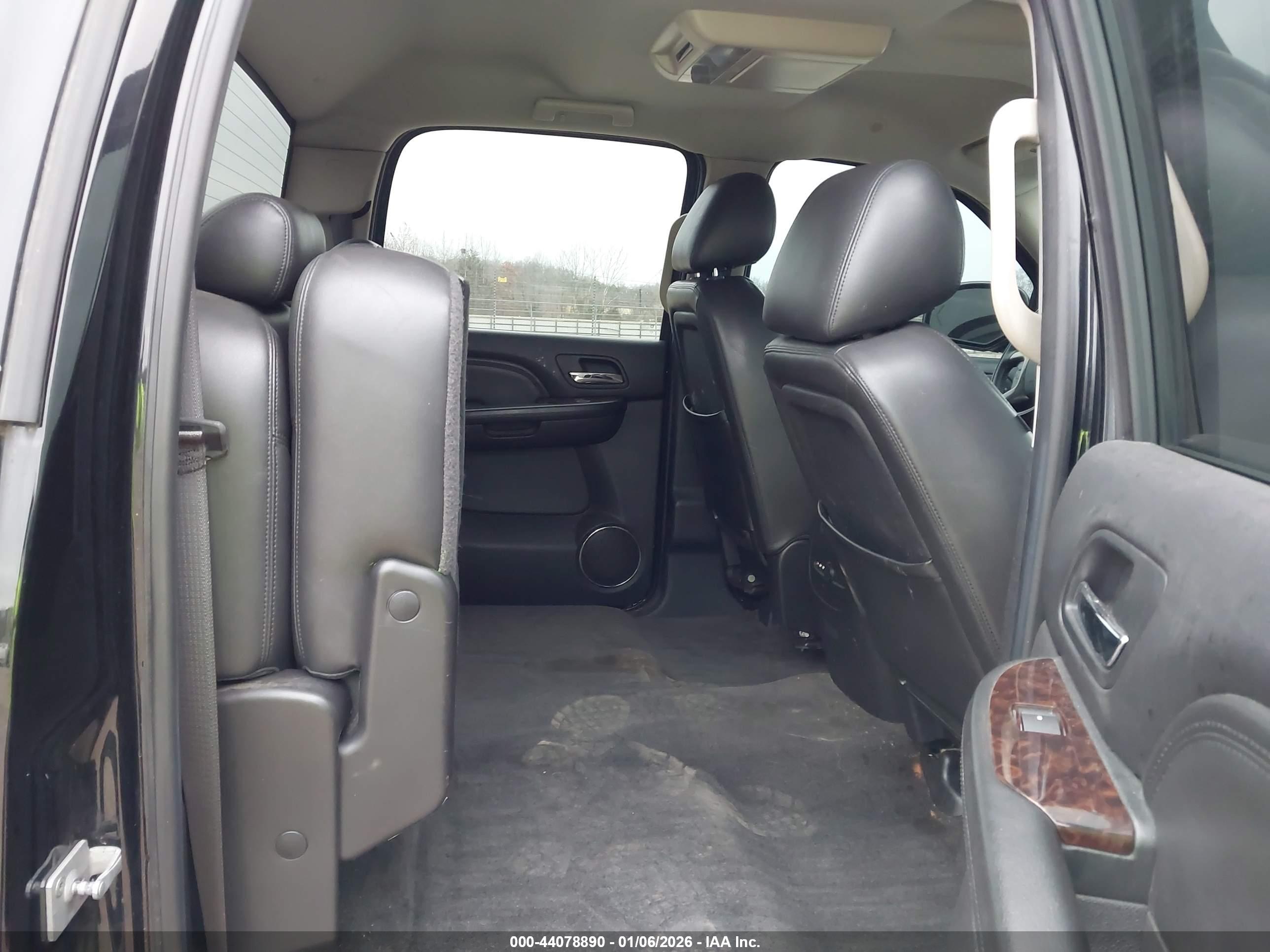 GMC SIERRA image 8
