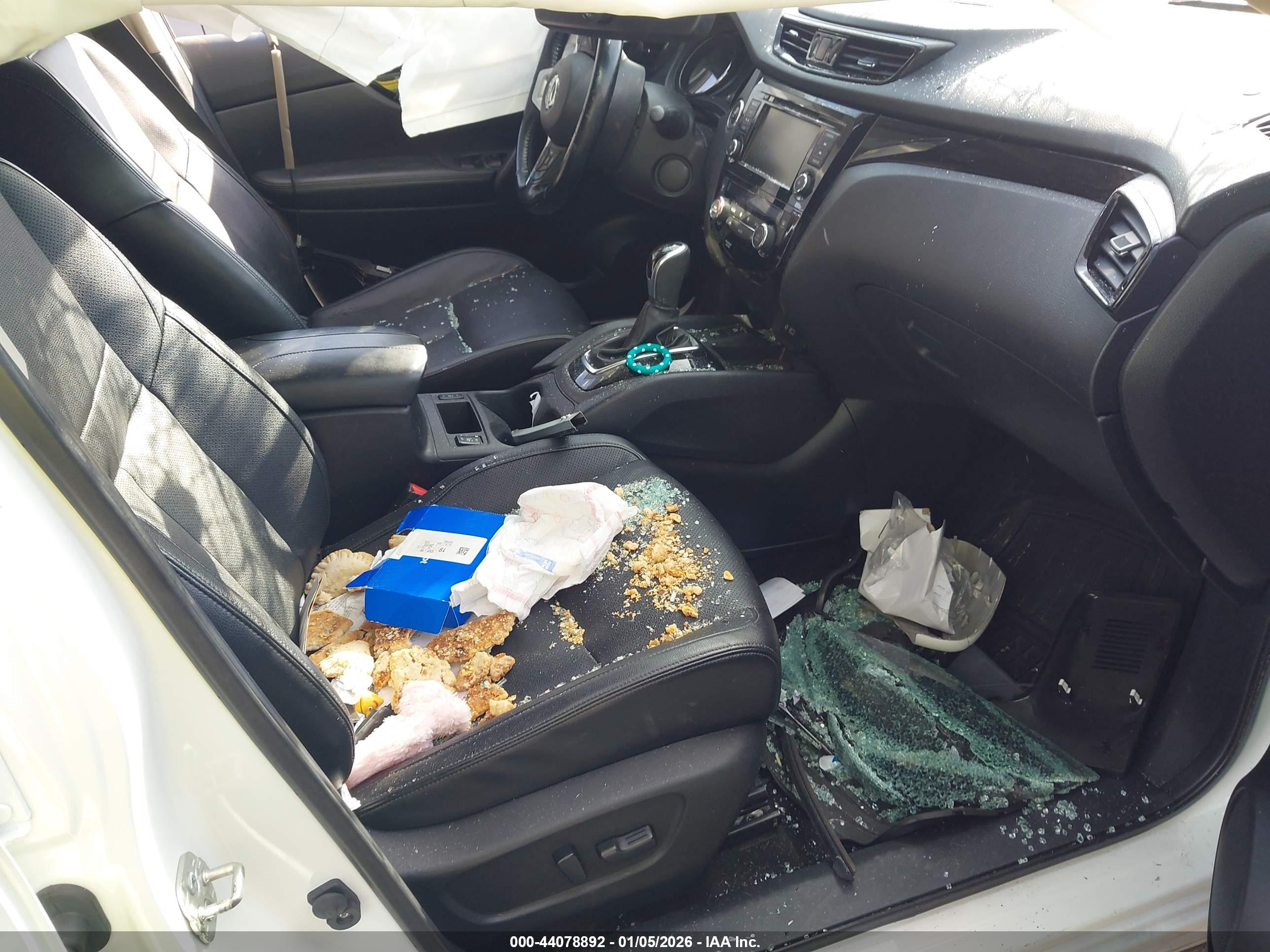 NISSAN ROGUE image 5