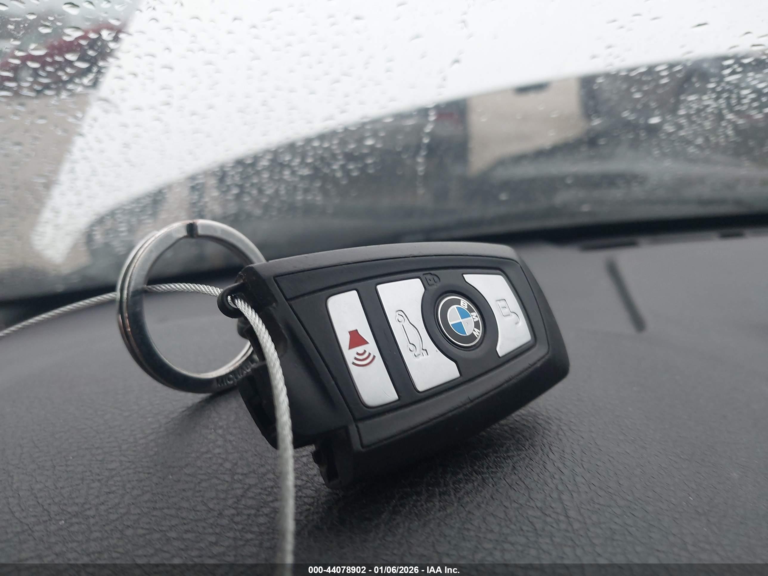 BMW 320I image 11