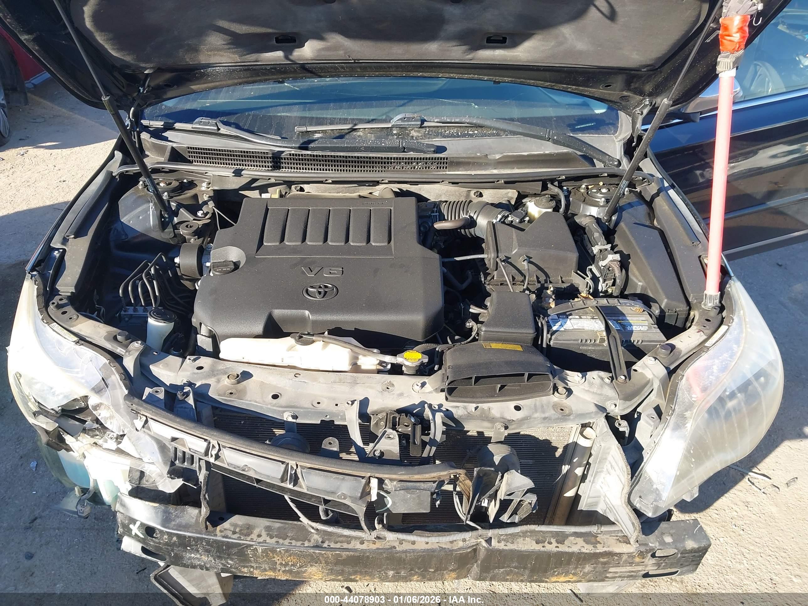 TOYOTA AVALON image 10