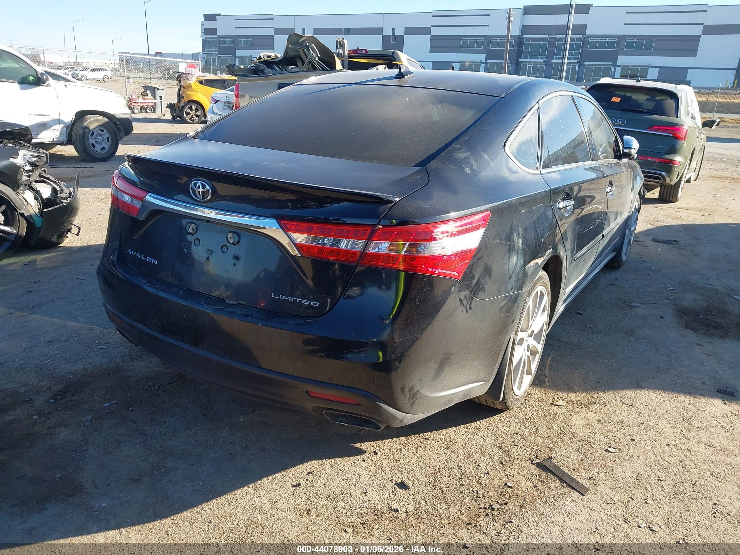 TOYOTA AVALON image 4