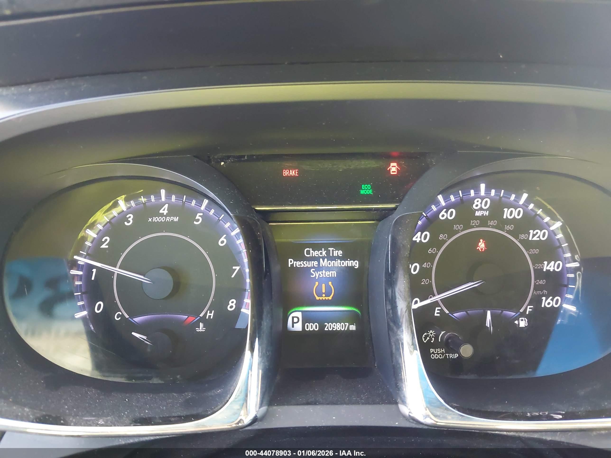 TOYOTA AVALON image 7