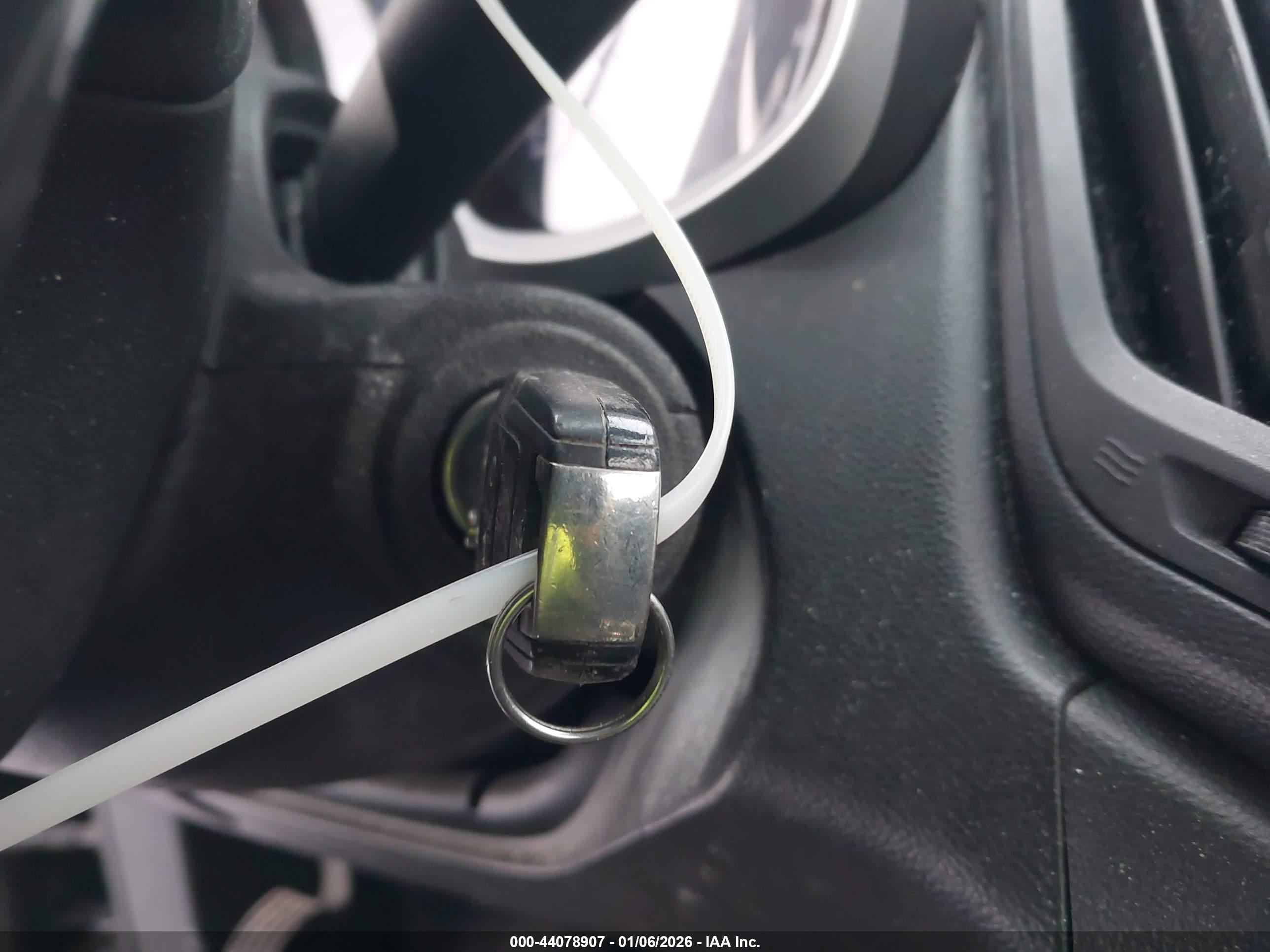 CHEVROLET EQUINOX image 11
