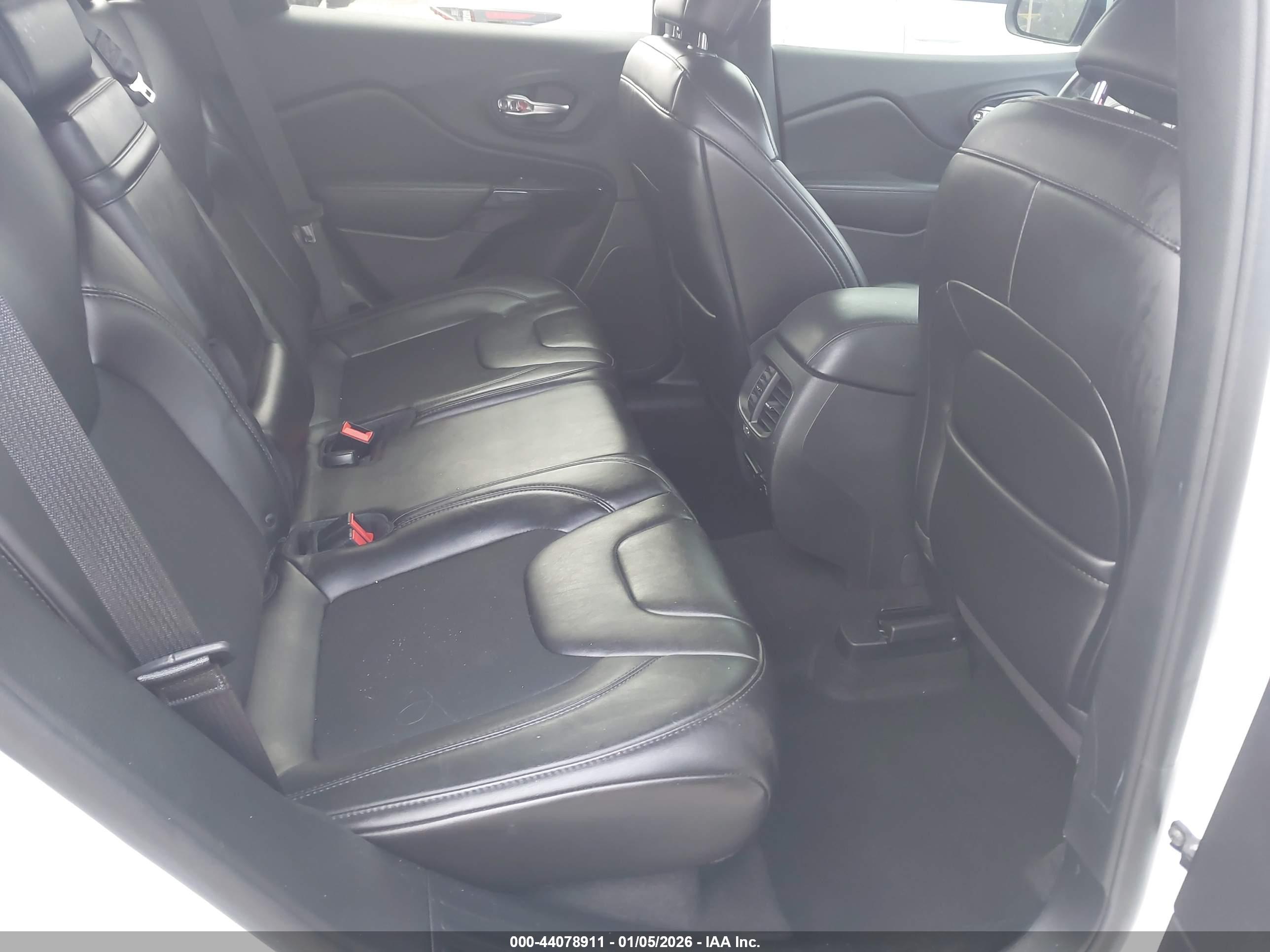 JEEP CHEROKEE image 8