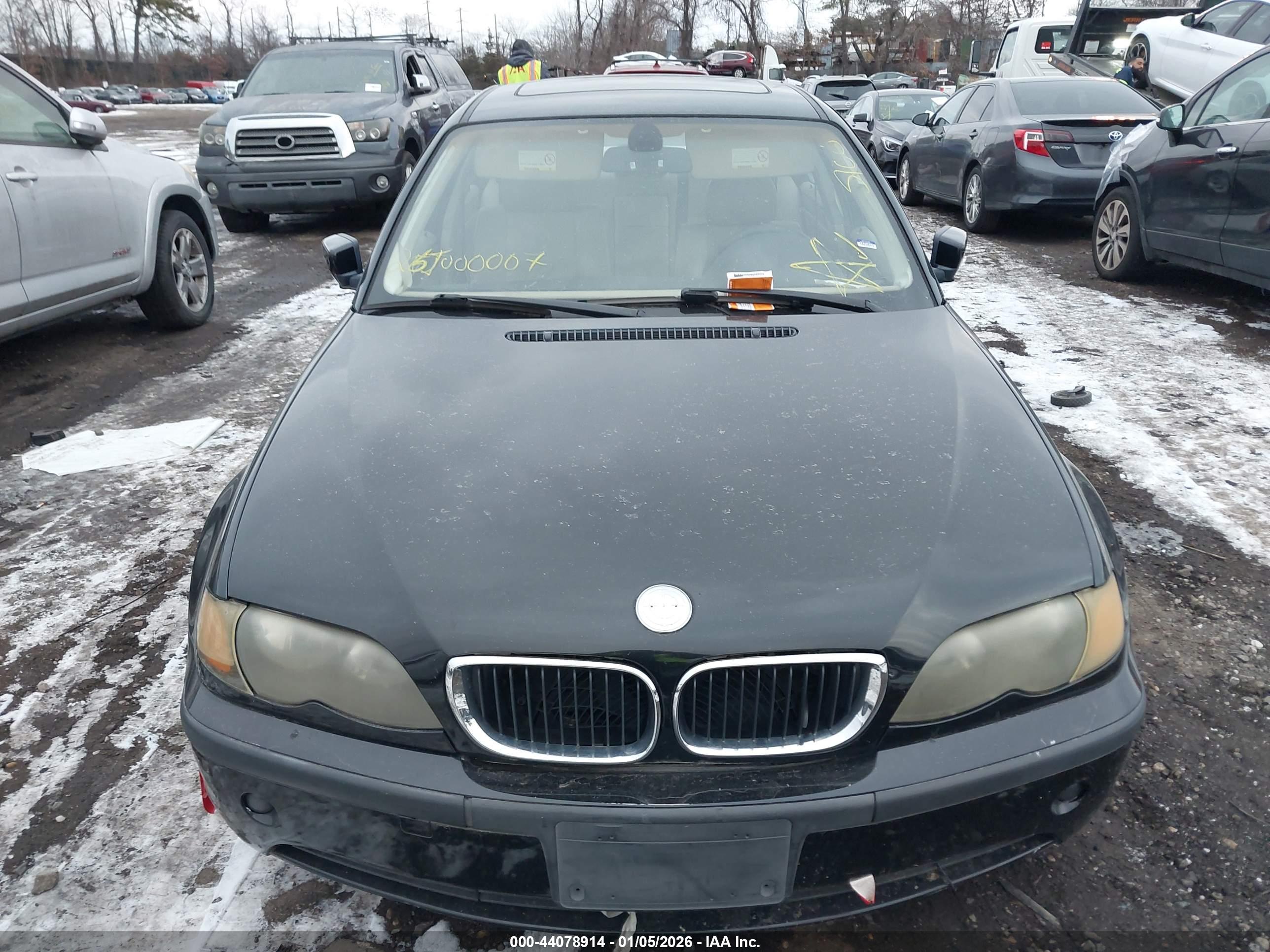 BMW 325I image 10