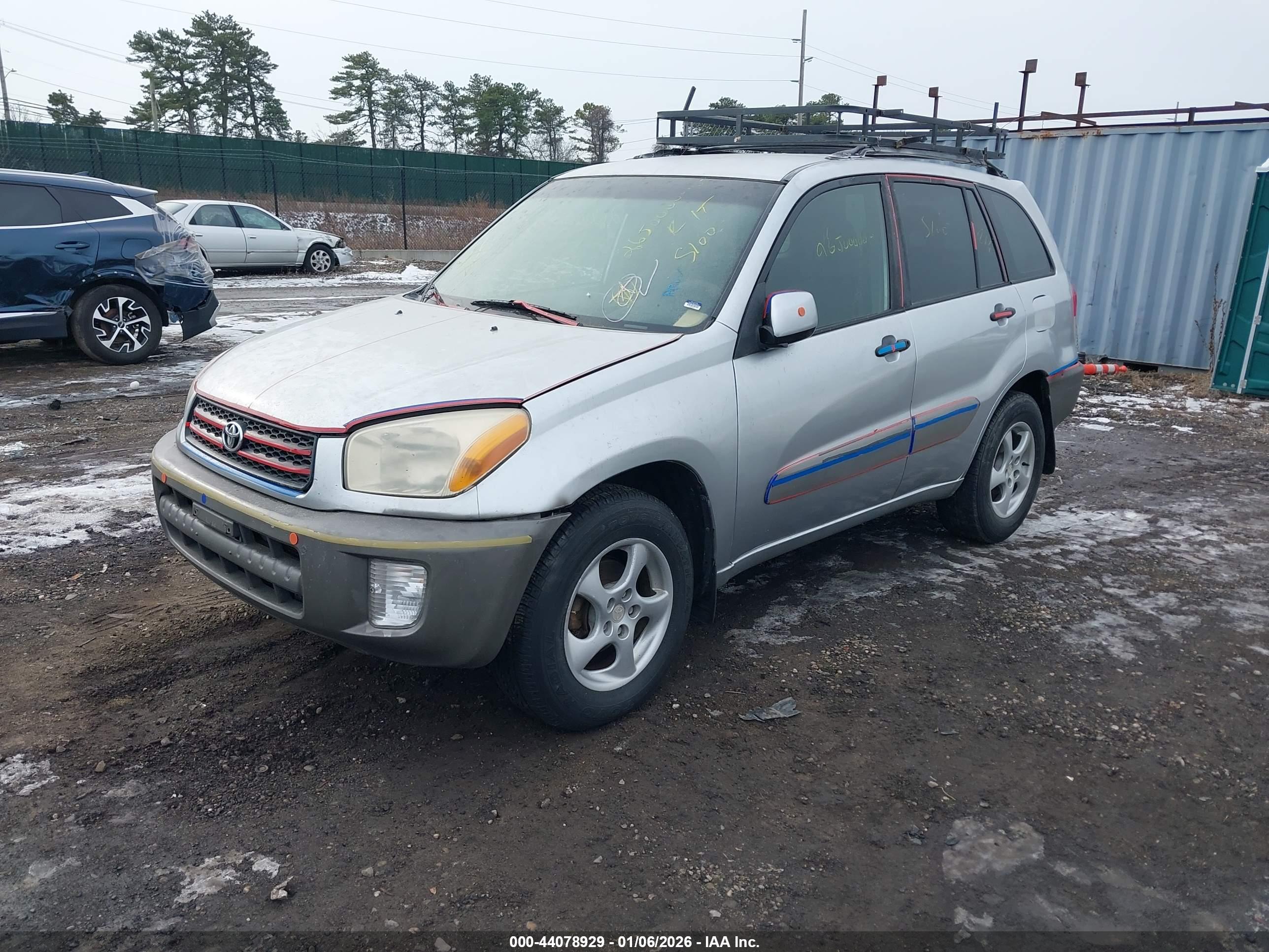 TOYOTA RAV4 image 2