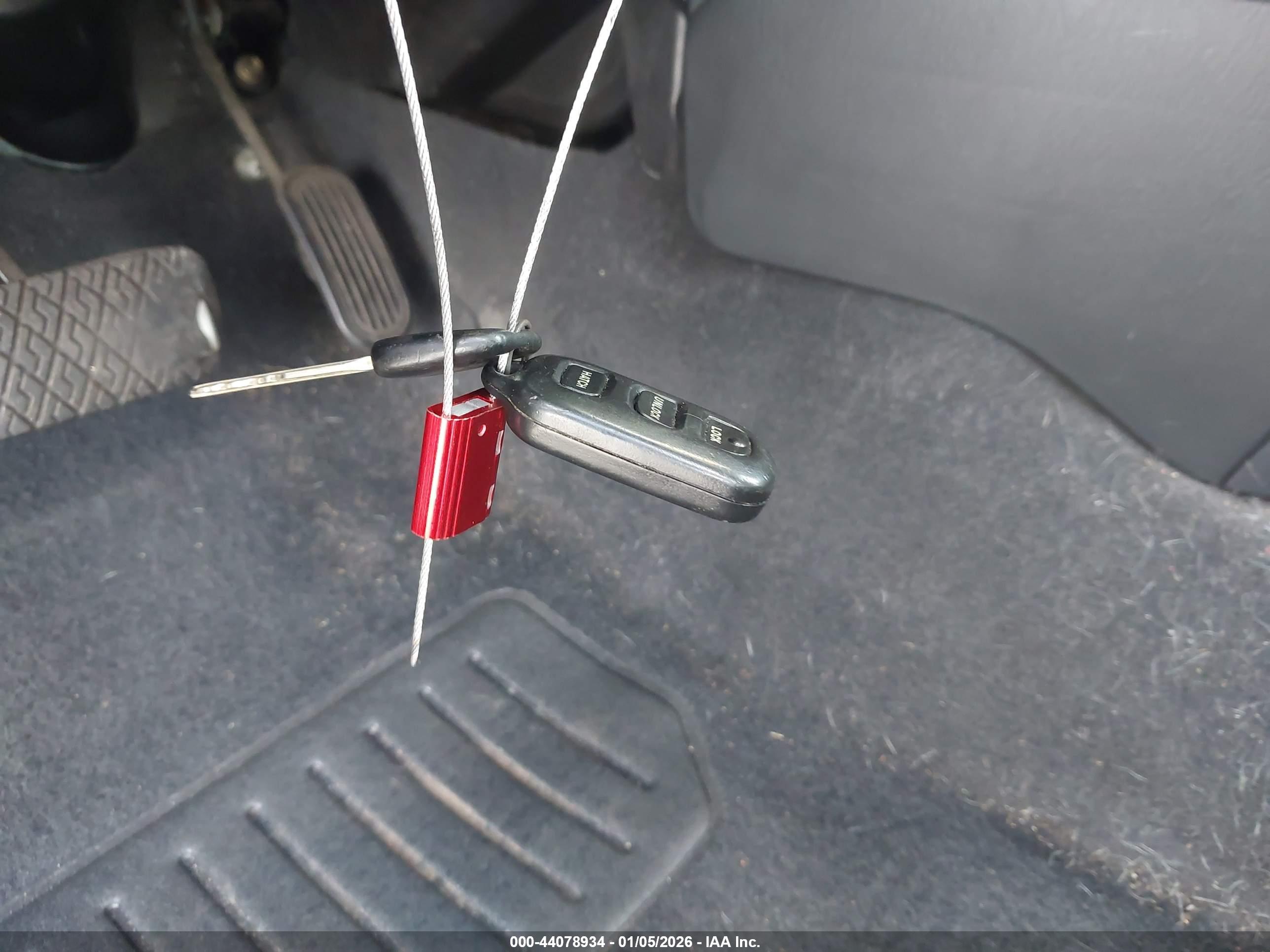 PONTIAC VIBE image 11