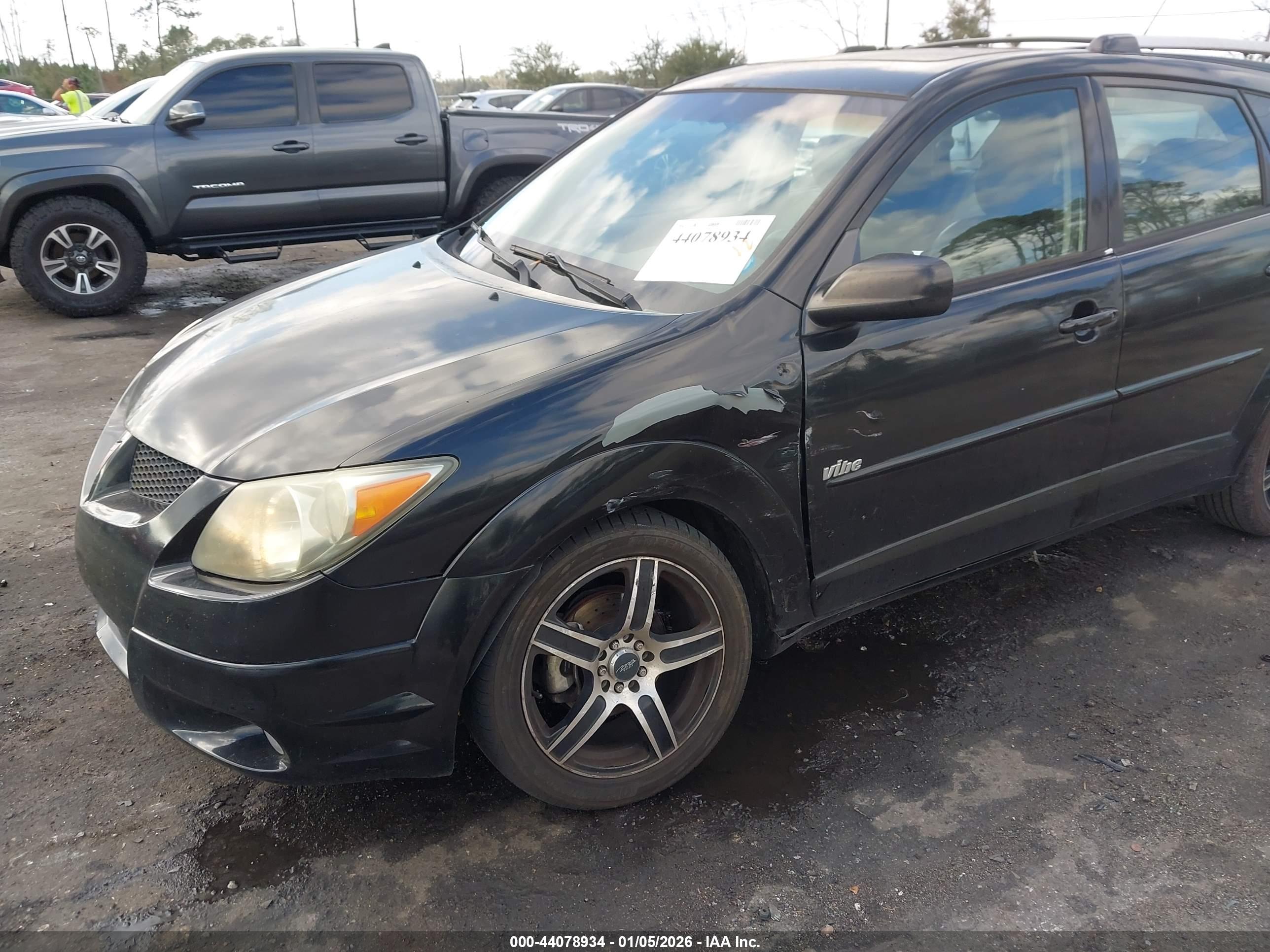 PONTIAC VIBE image 6