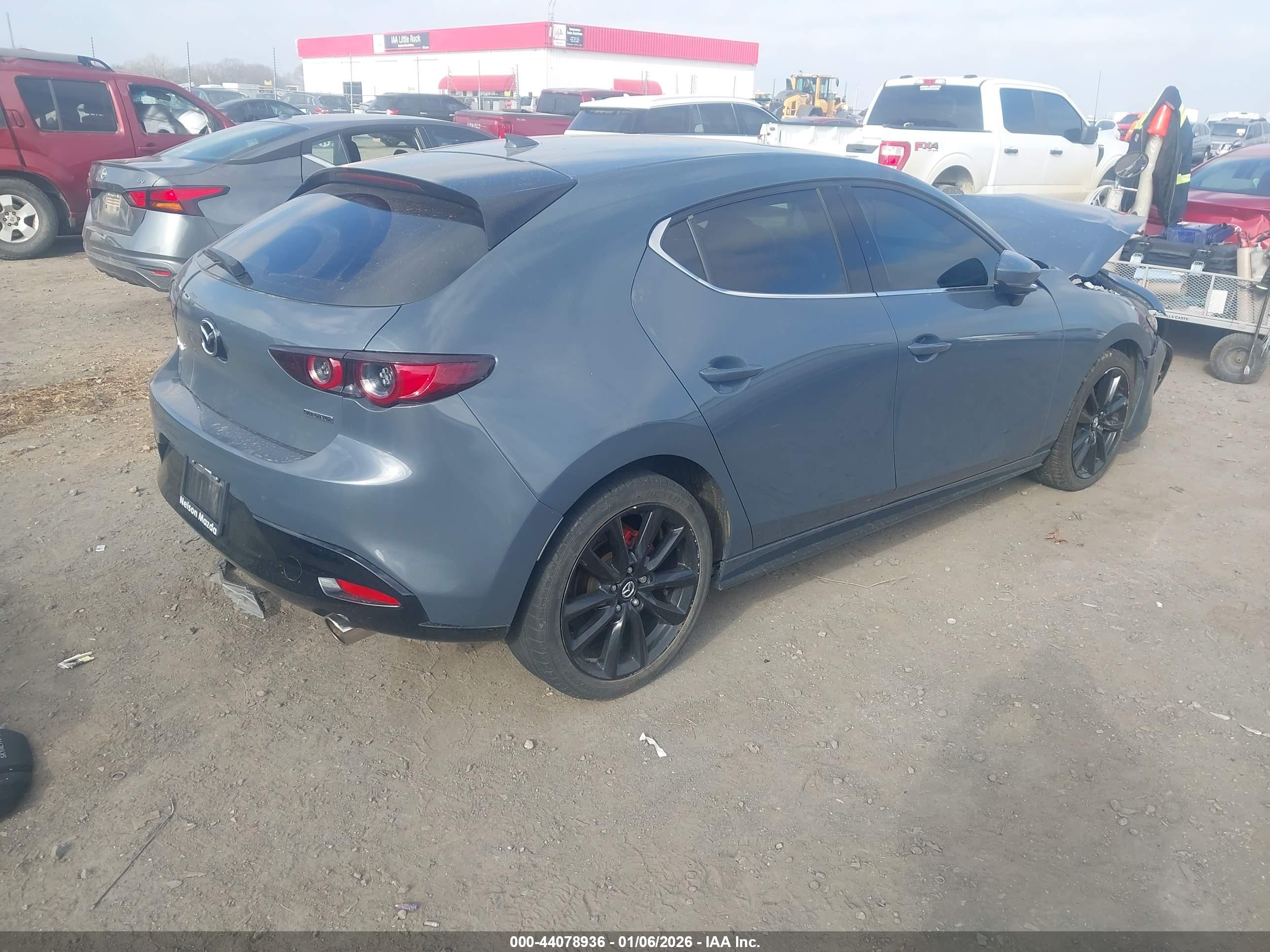 MAZDA MAZDA3 image 4