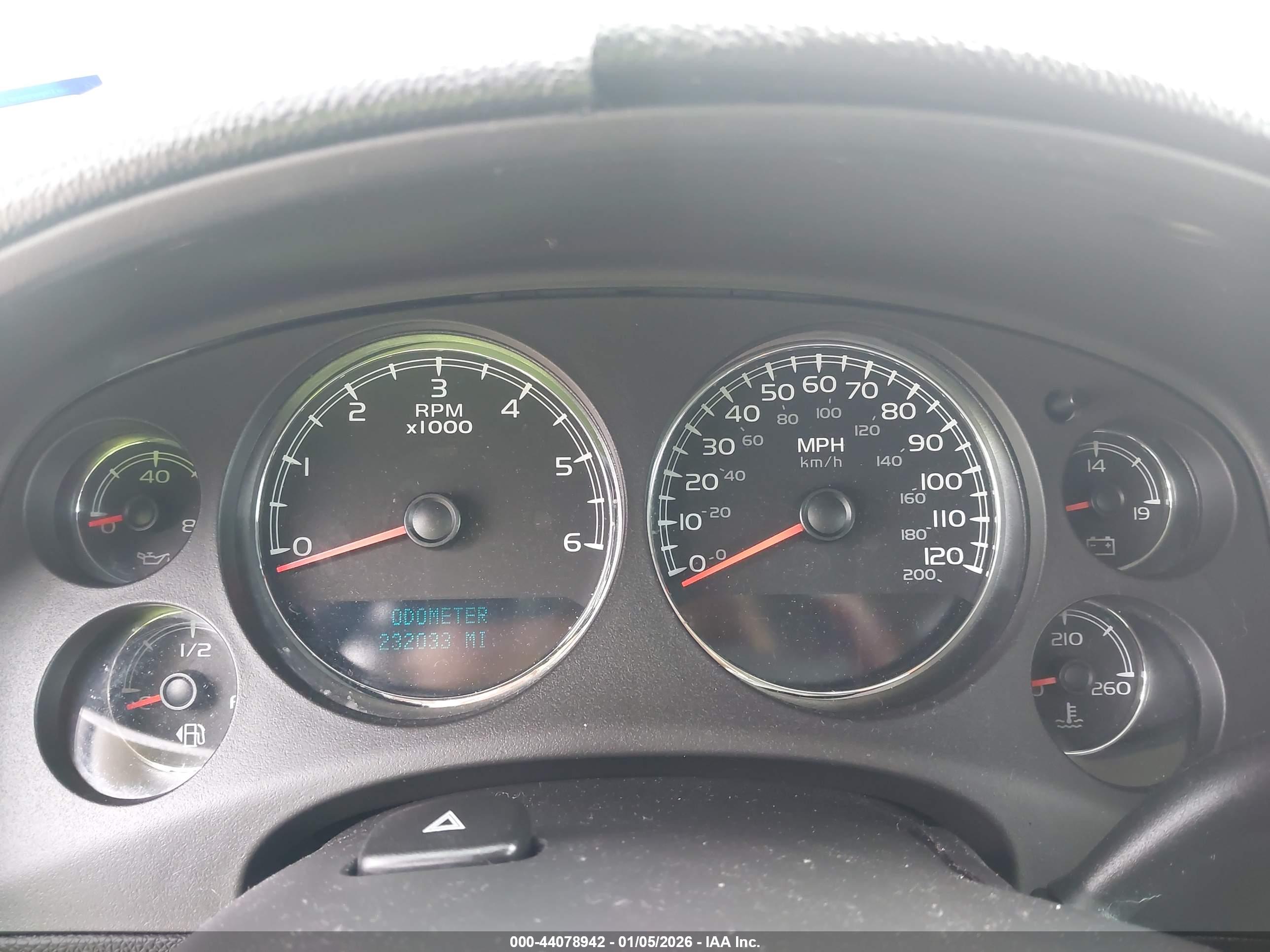CHEVROLET TAHOE image 7
