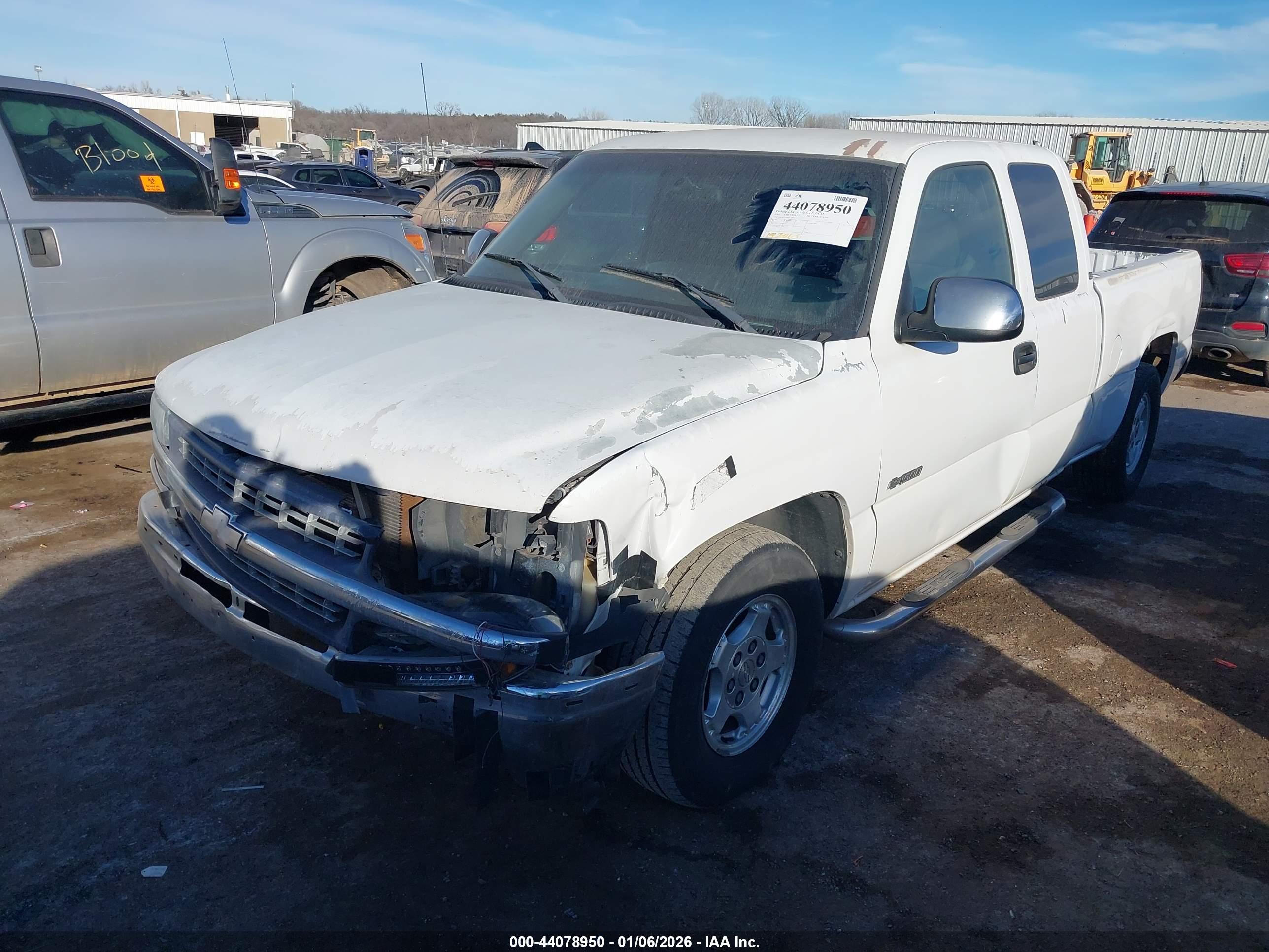 CHEVROLET SILVERADO image 2