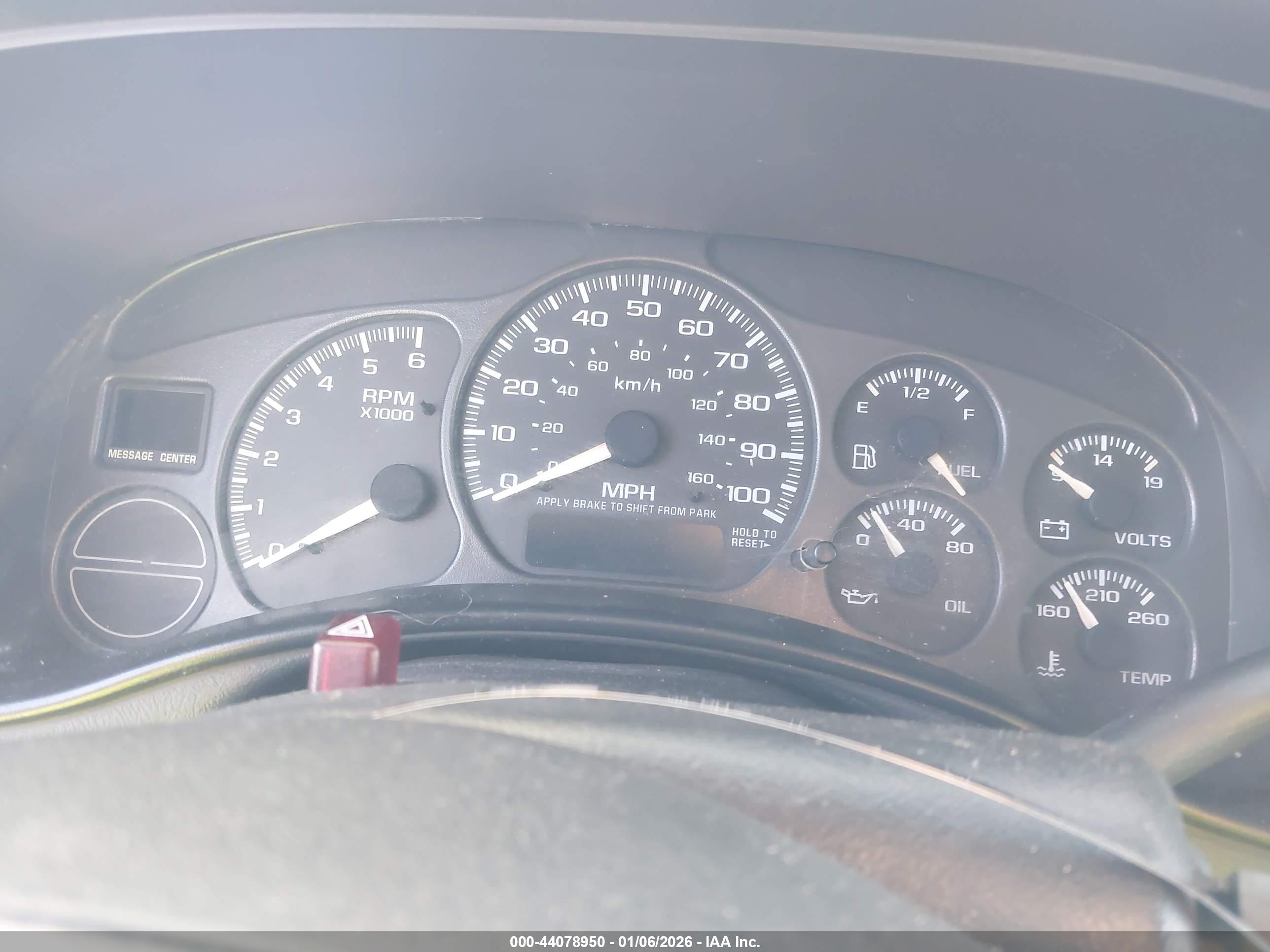 CHEVROLET SILVERADO image 7
