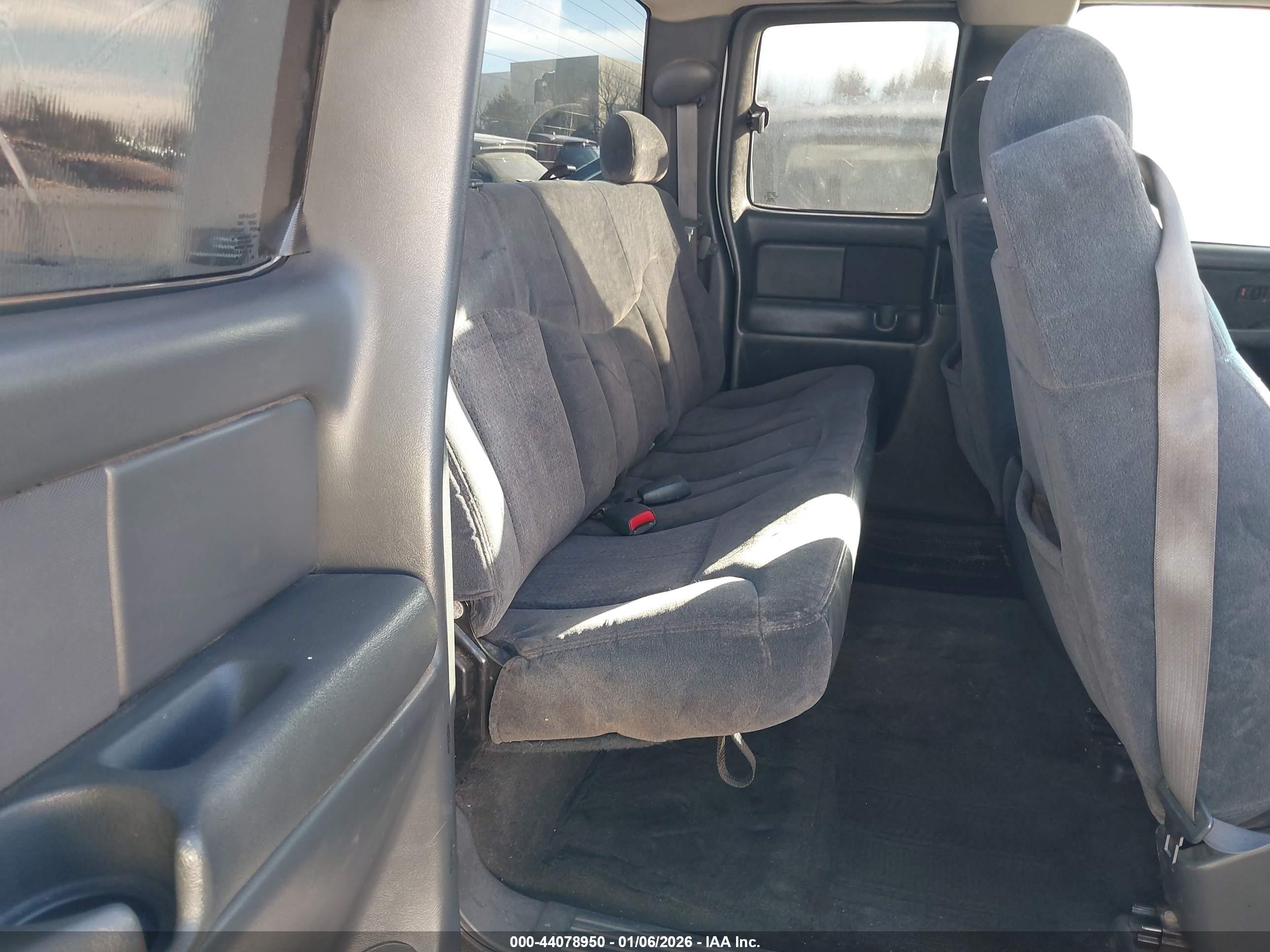 CHEVROLET SILVERADO image 8