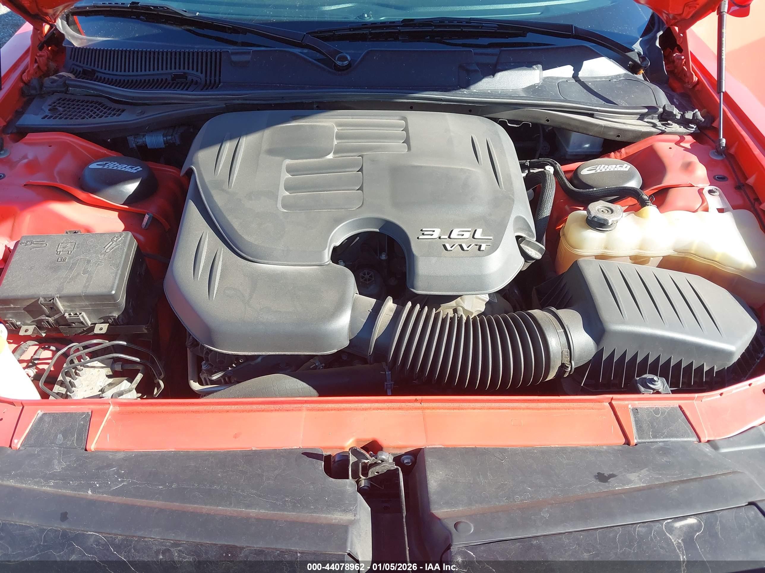 DODGE CHALLENGER image 10