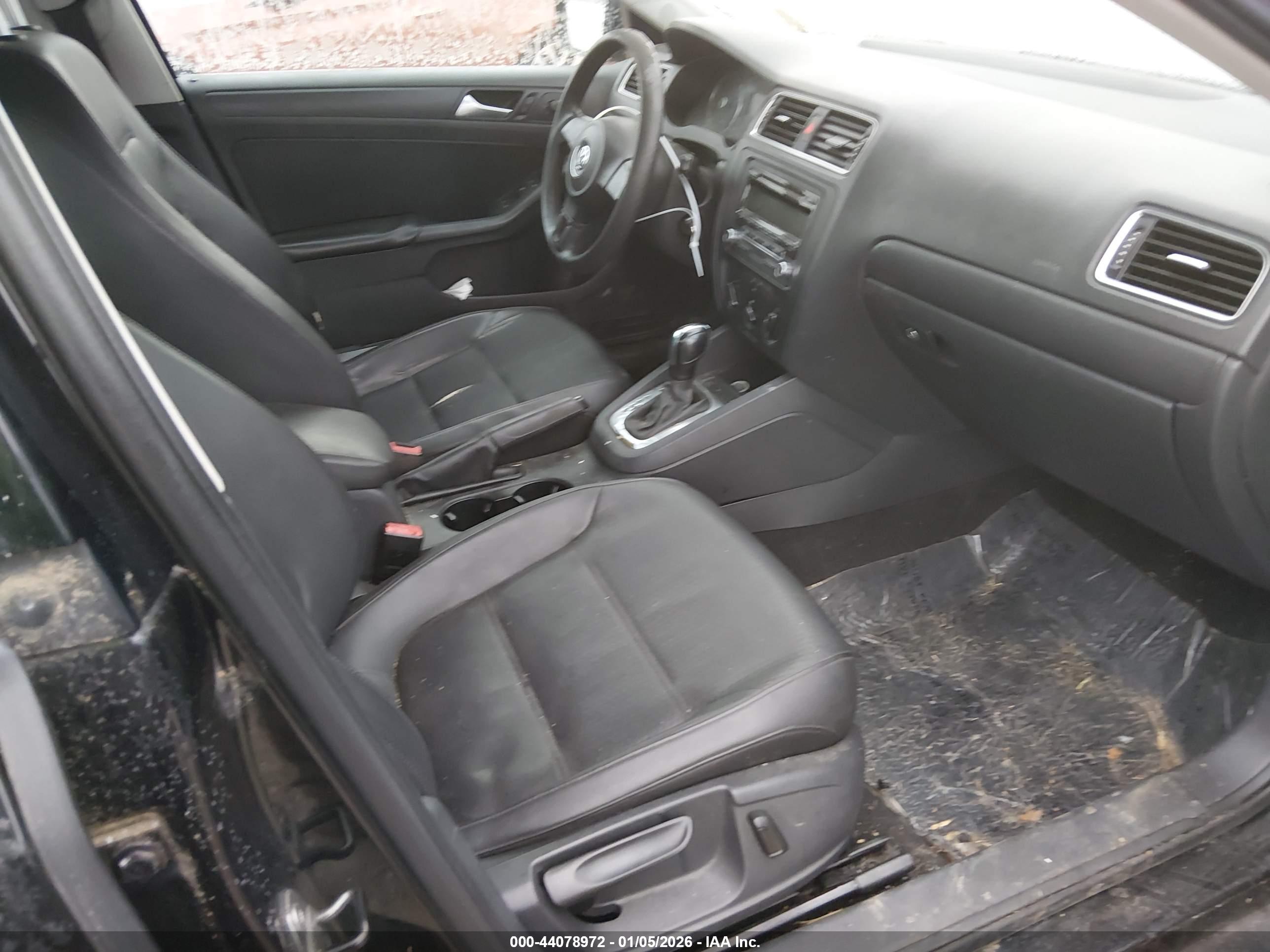 VOLKSWAGEN JETTA image 5