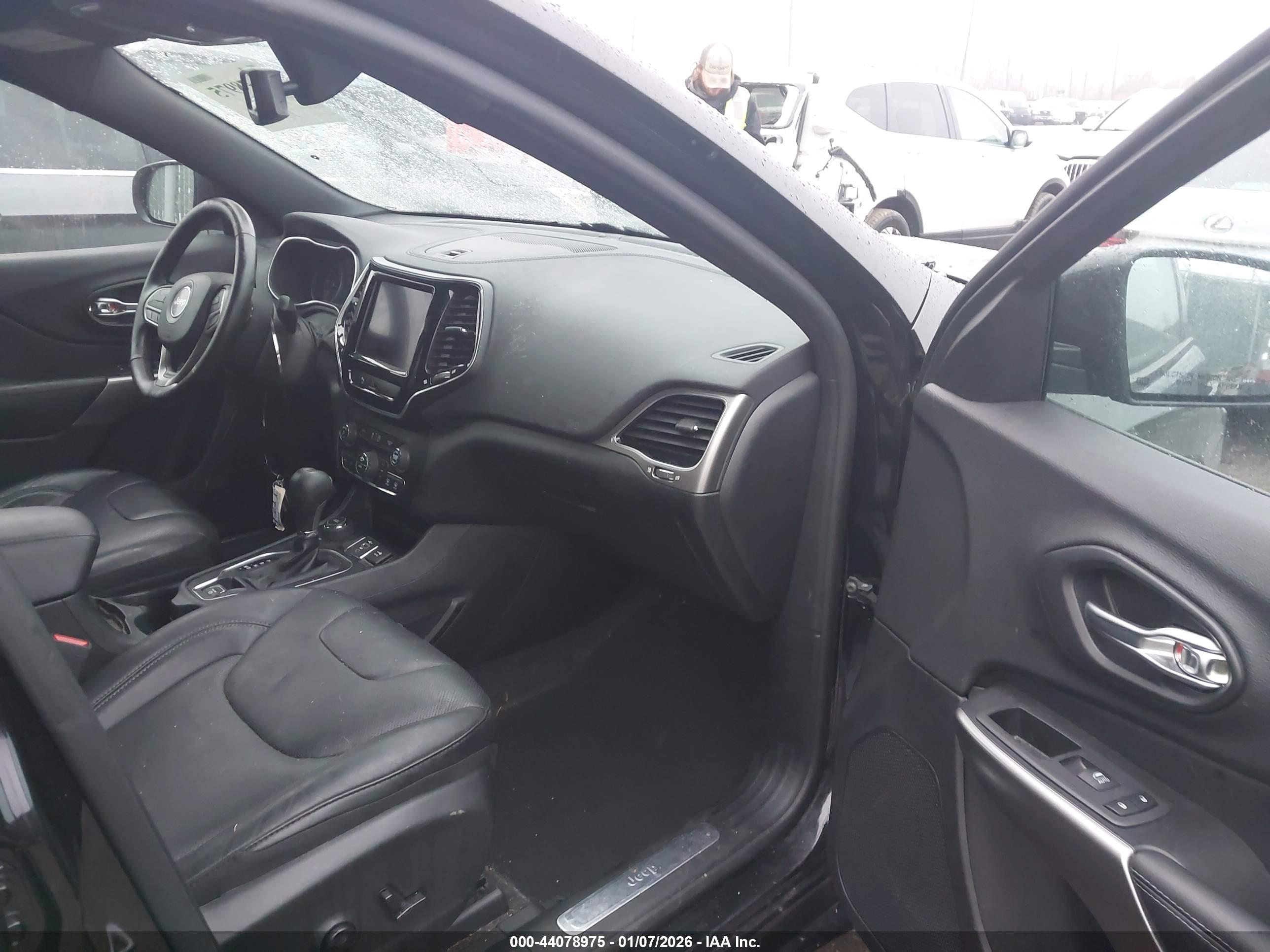 JEEP CHEROKEE image 5