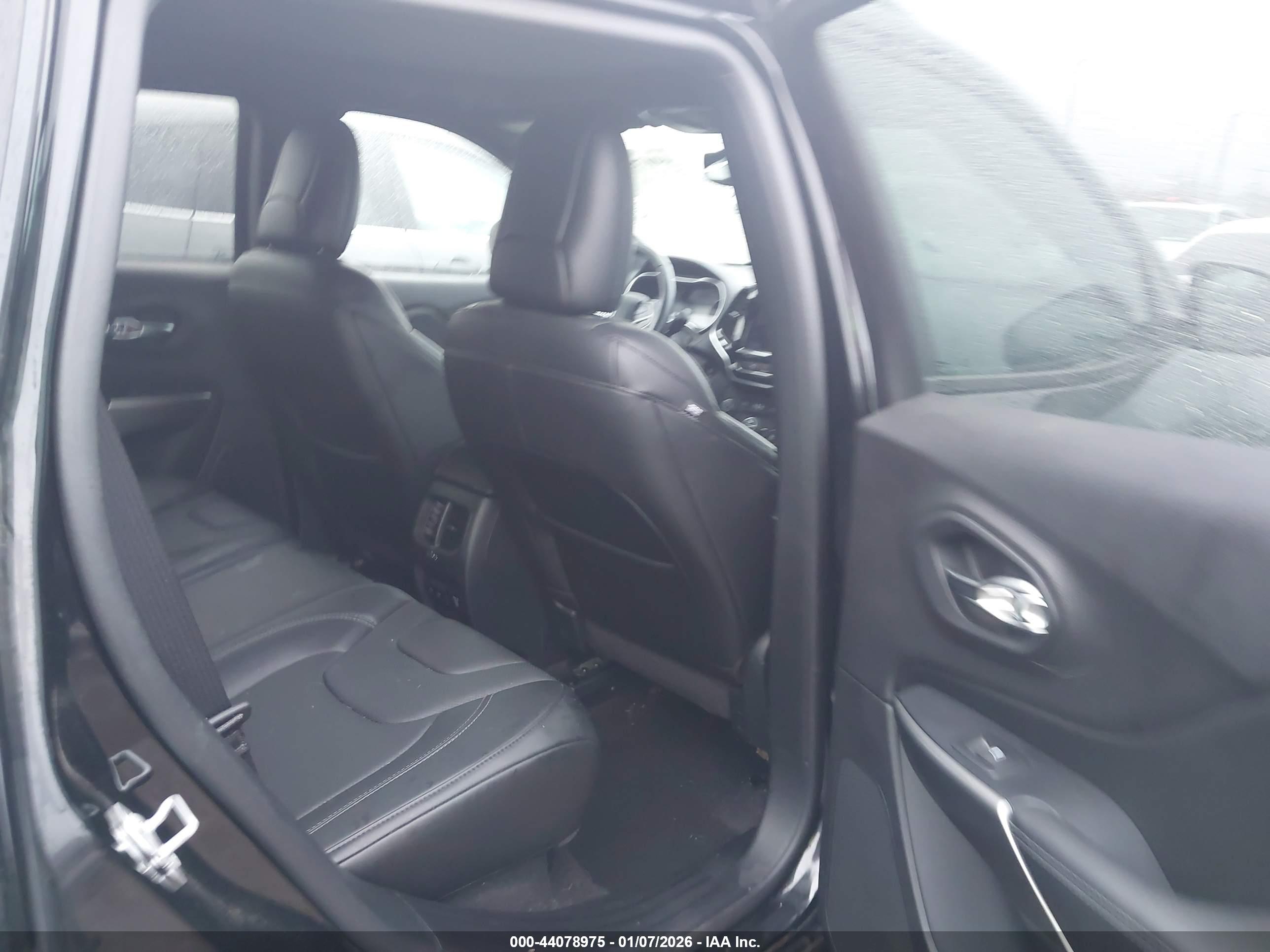 JEEP CHEROKEE image 8