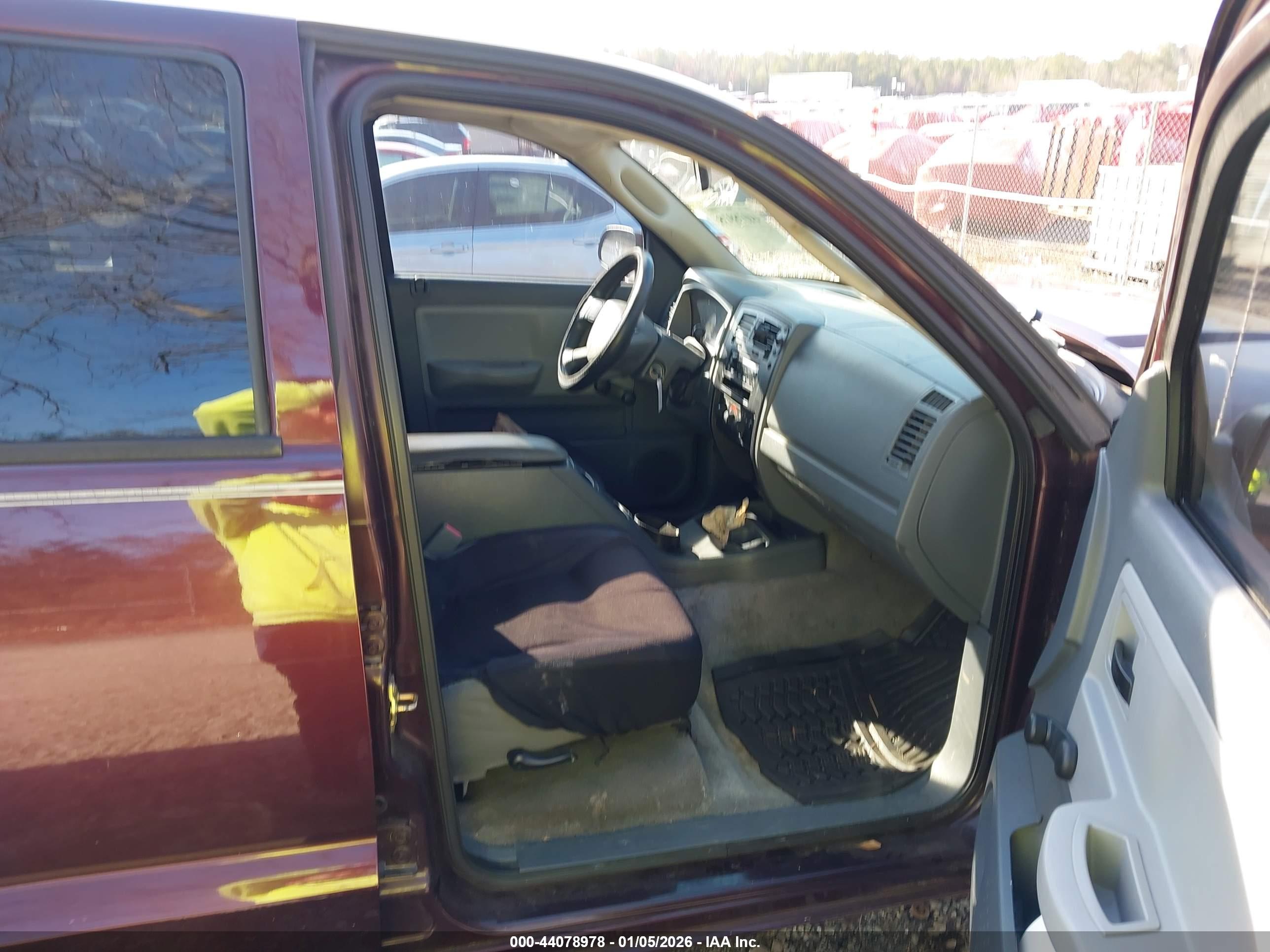 DODGE DAKOTA image 5