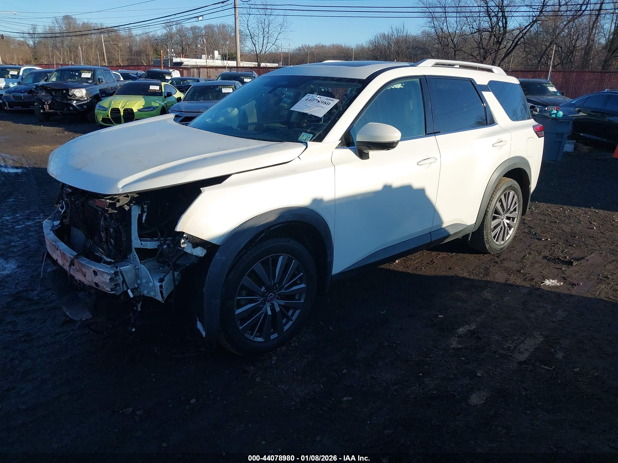 NISSAN PATHFINDER image 2