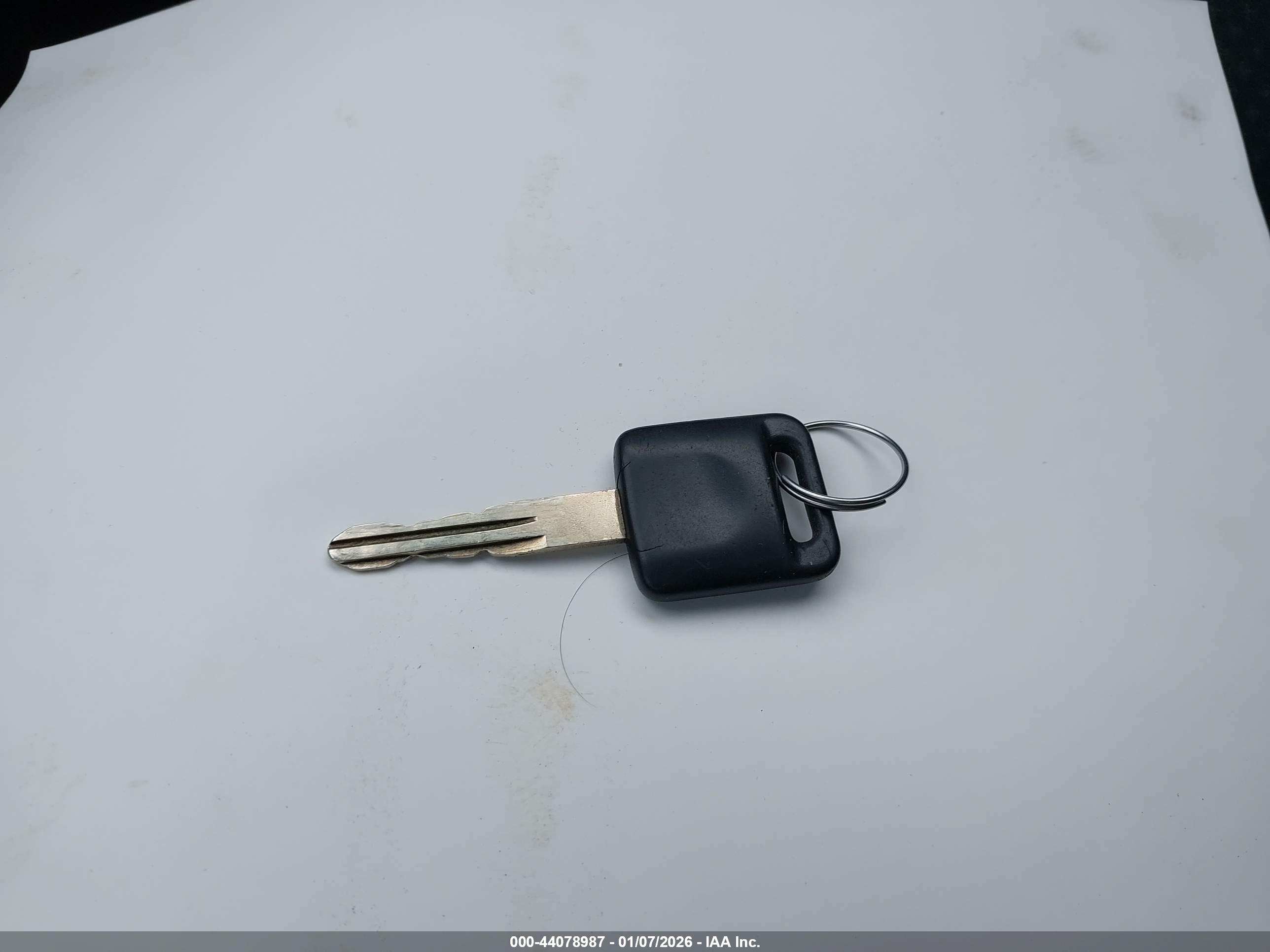 NISSAN VERSA image 11