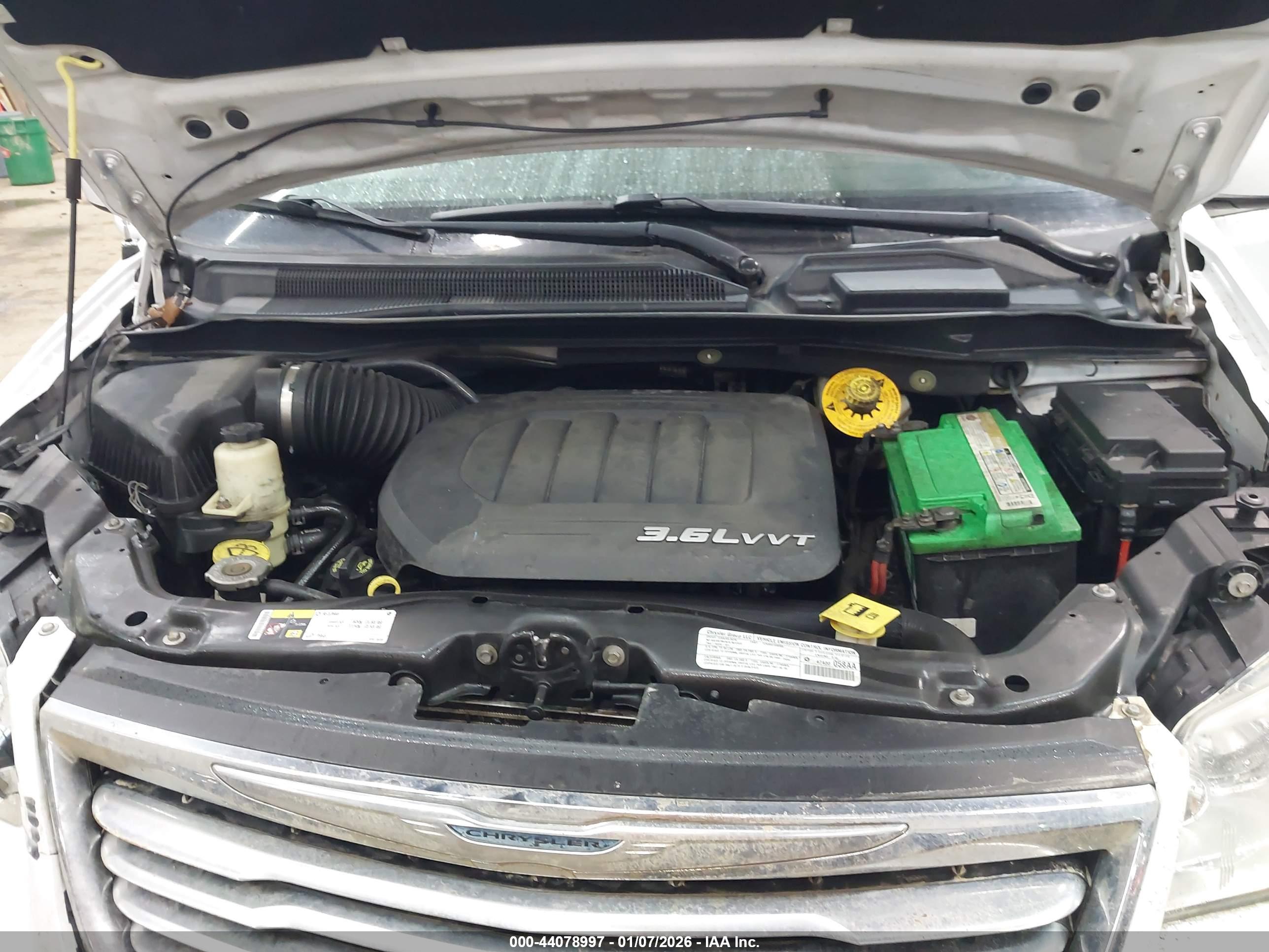 CHRYSLER TOWN image 10
