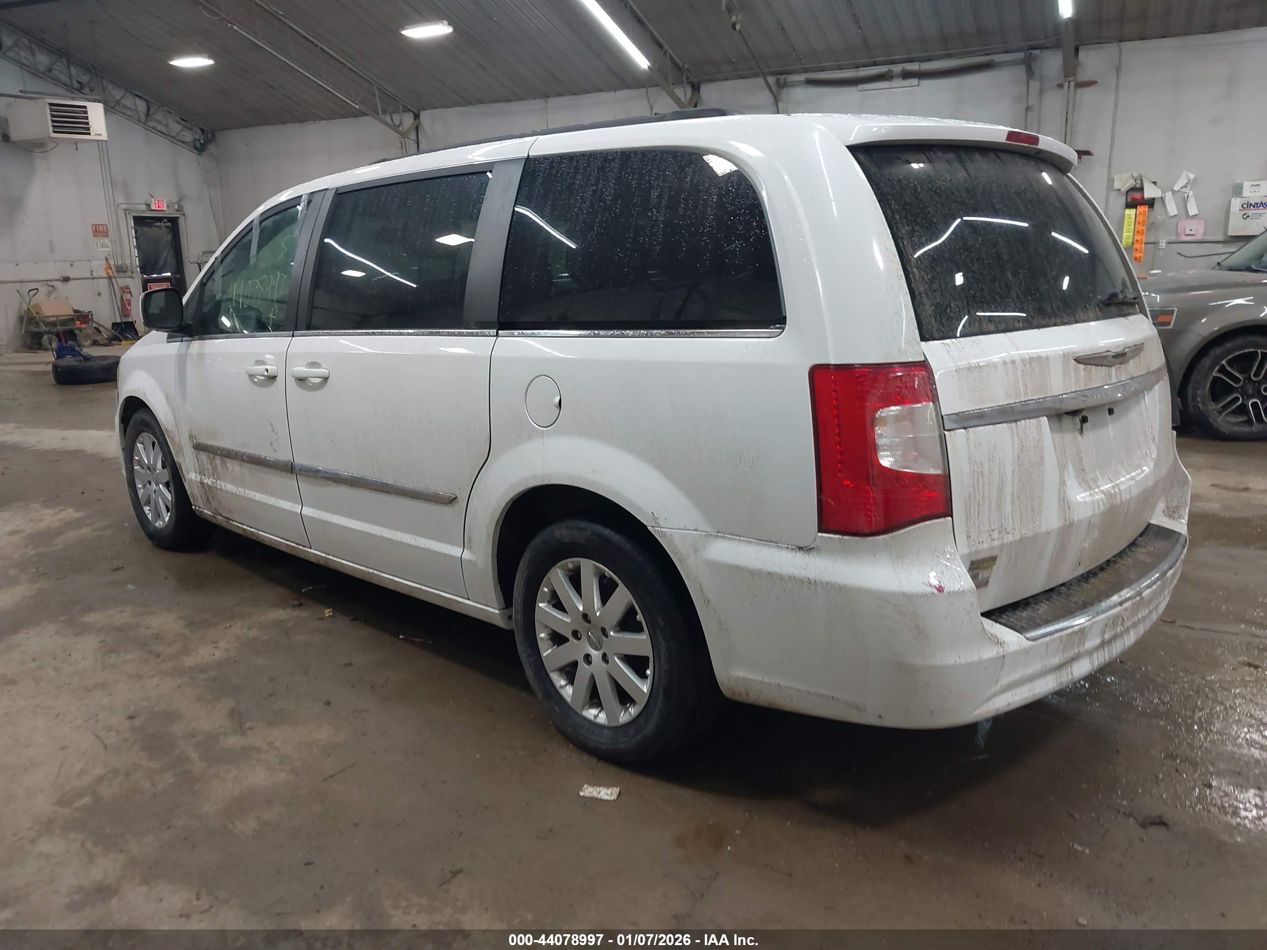 CHRYSLER TOWN image 3