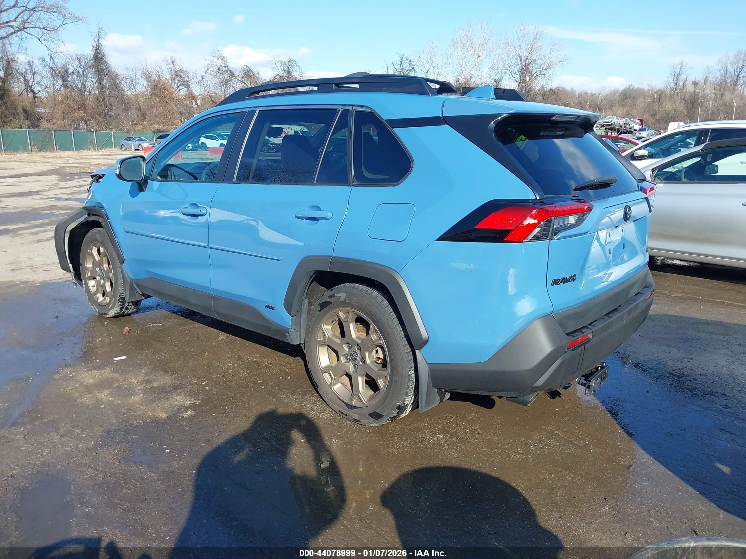 TOYOTA RAV4 image 3