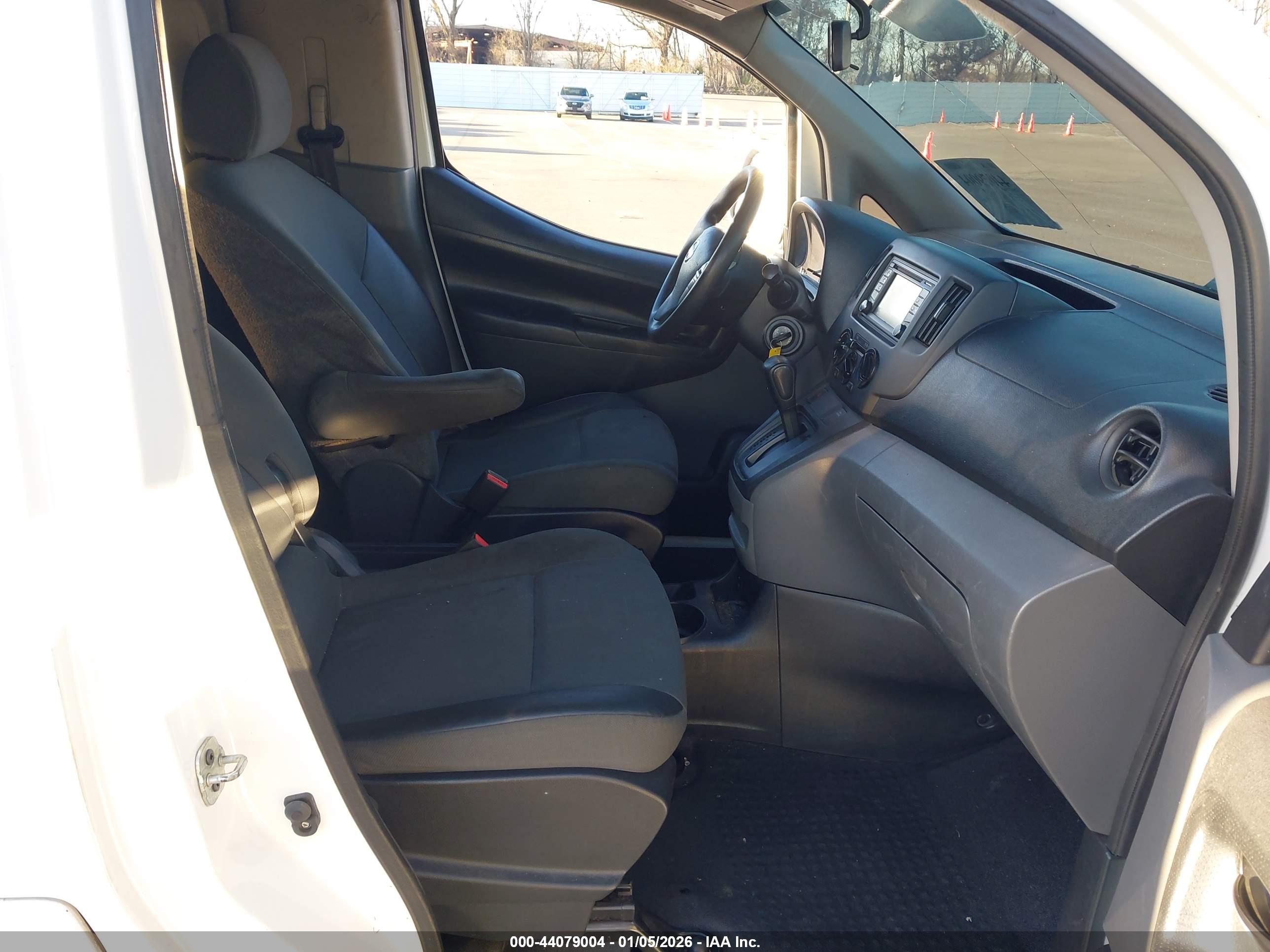 NISSAN NV200 image 5