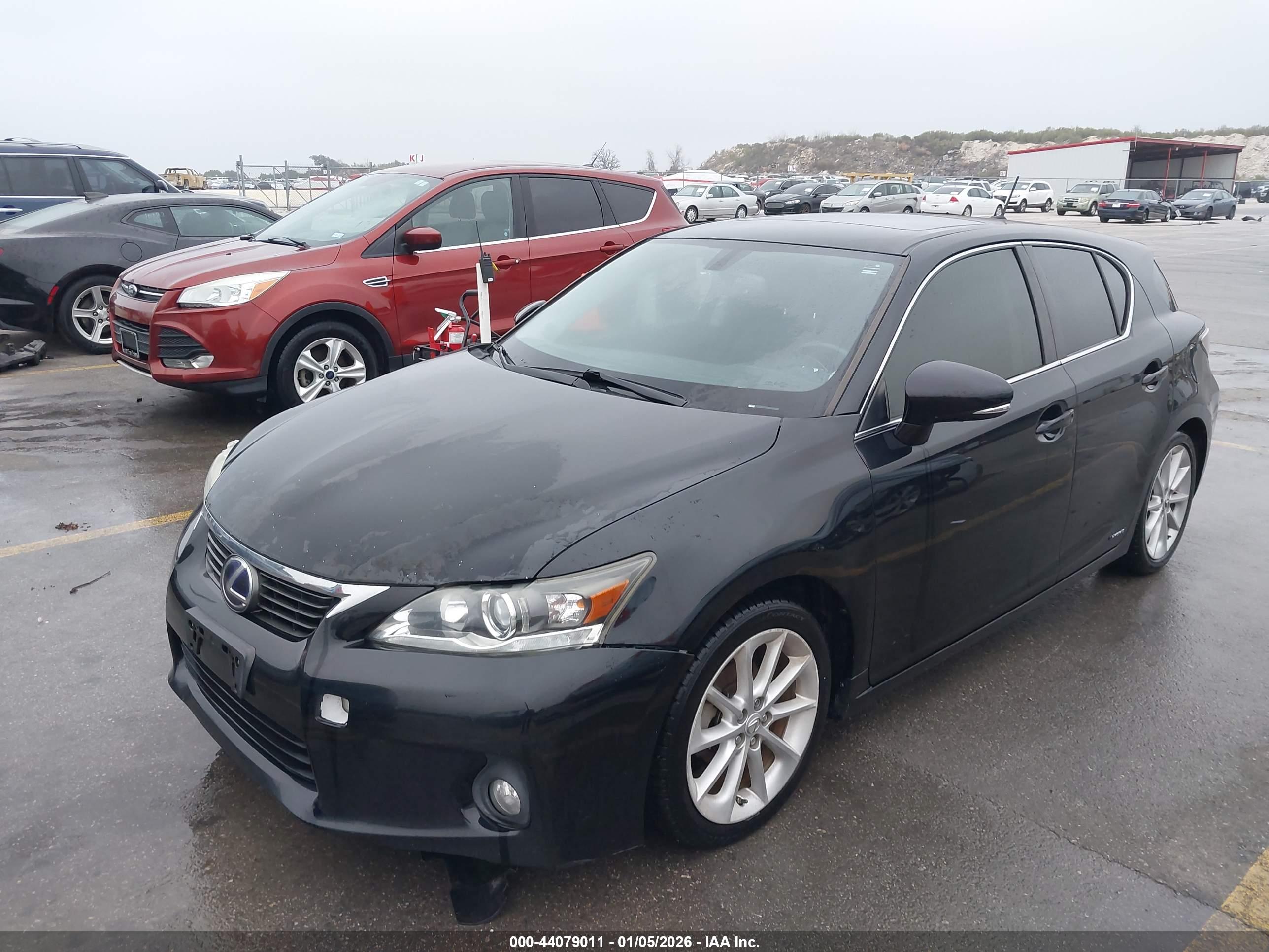 LEXUS CT image 2