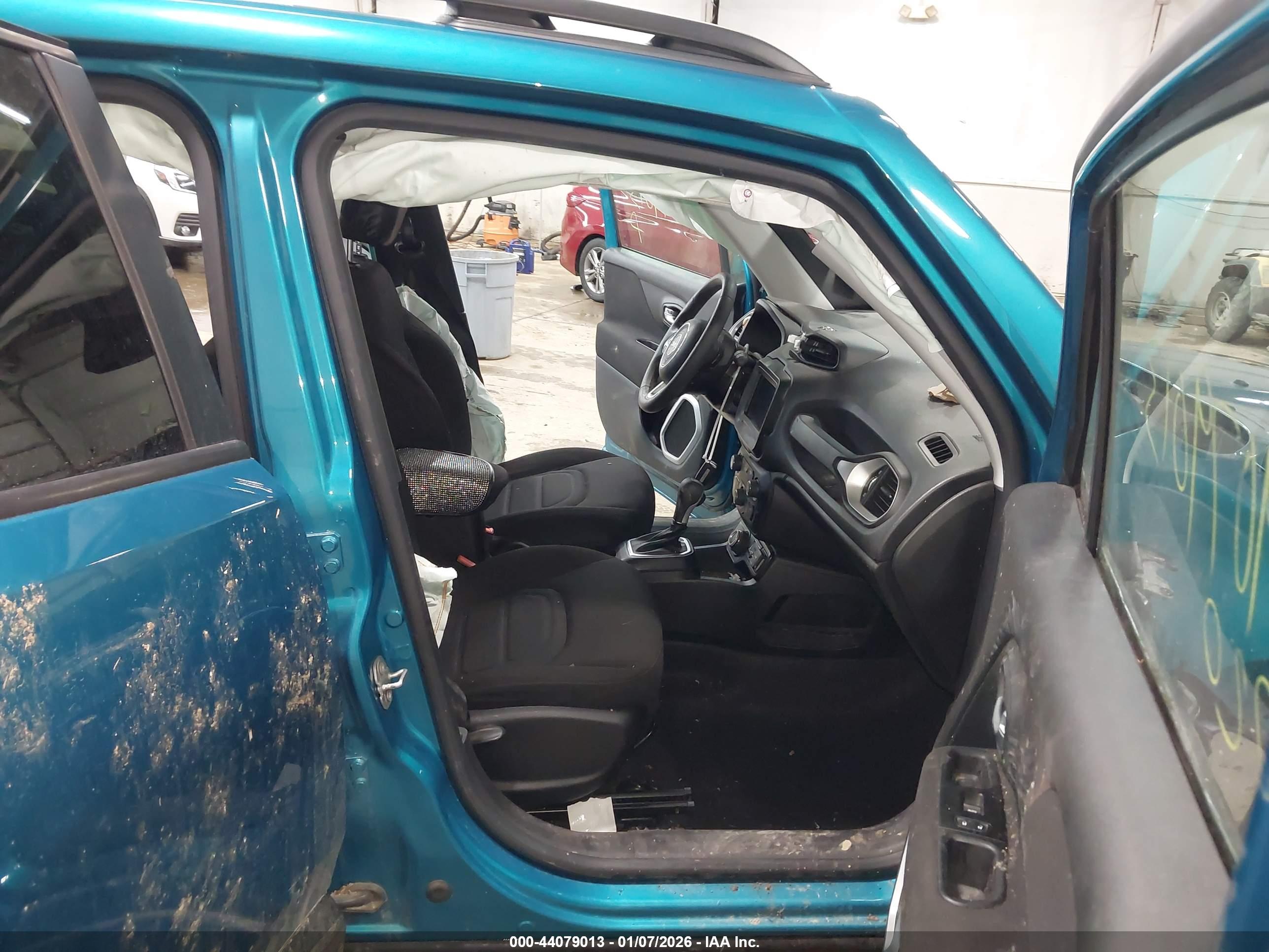 JEEP RENEGADE image 5