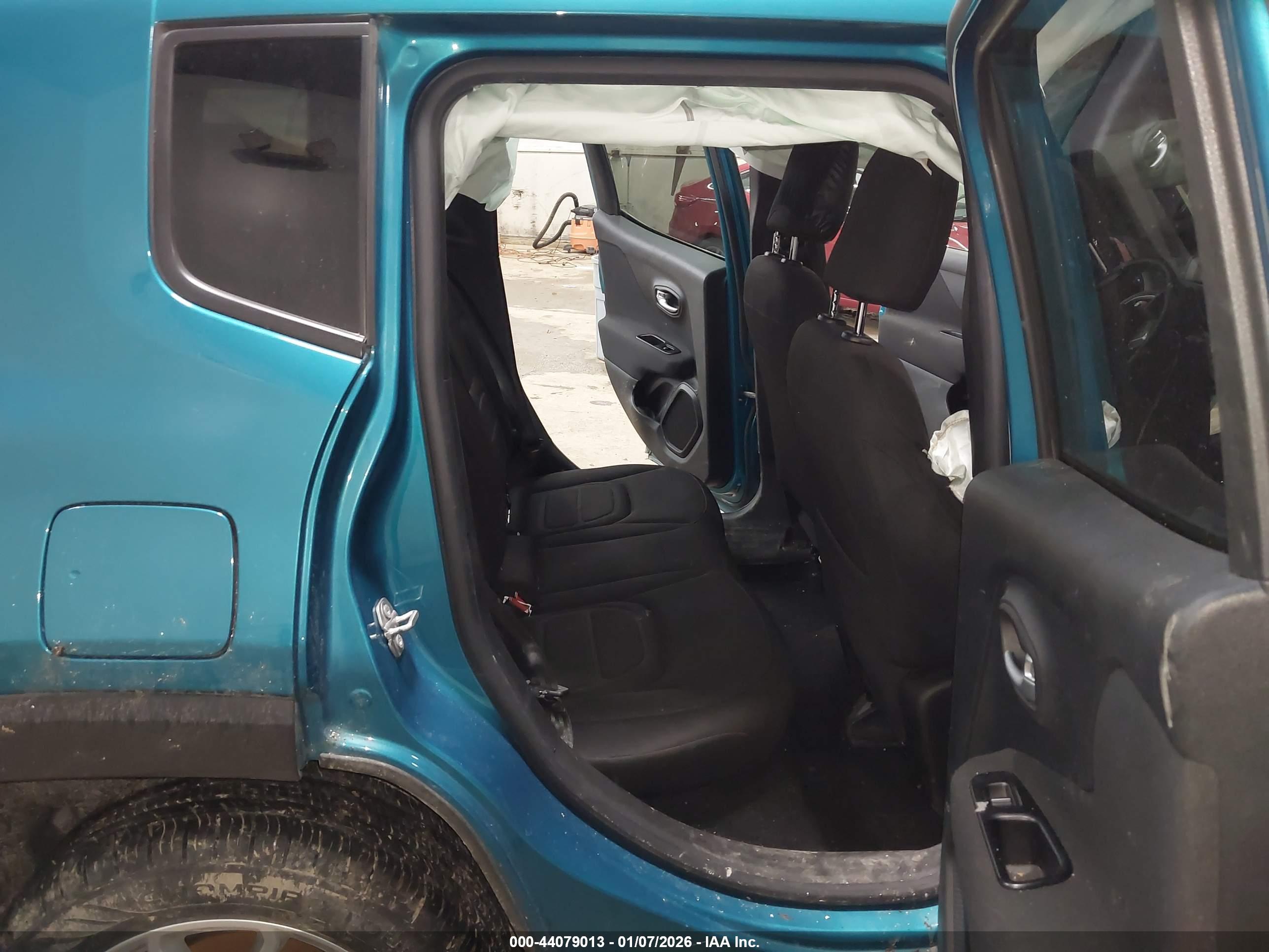 JEEP RENEGADE image 8