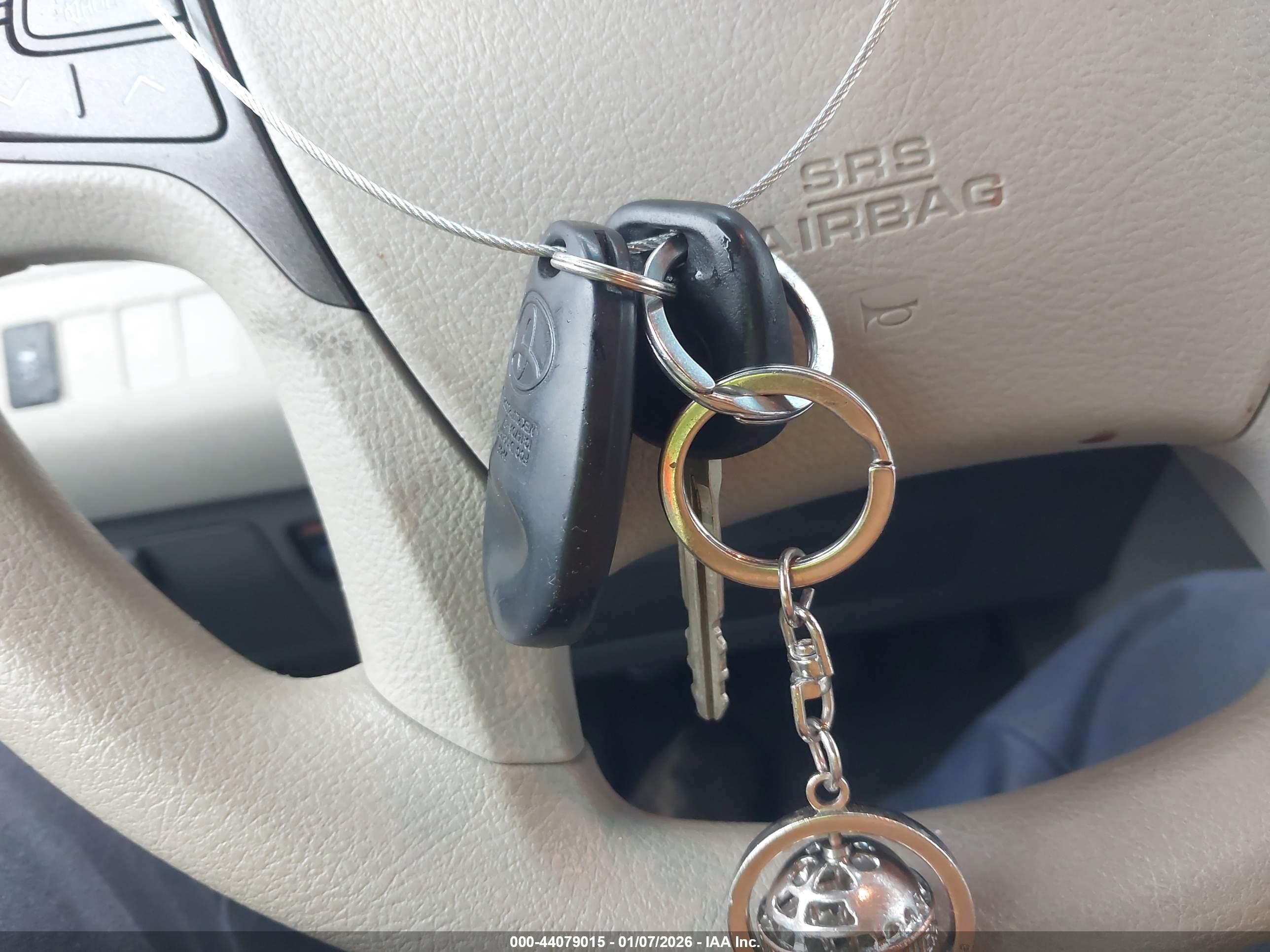 TOYOTA SIENNA image 11