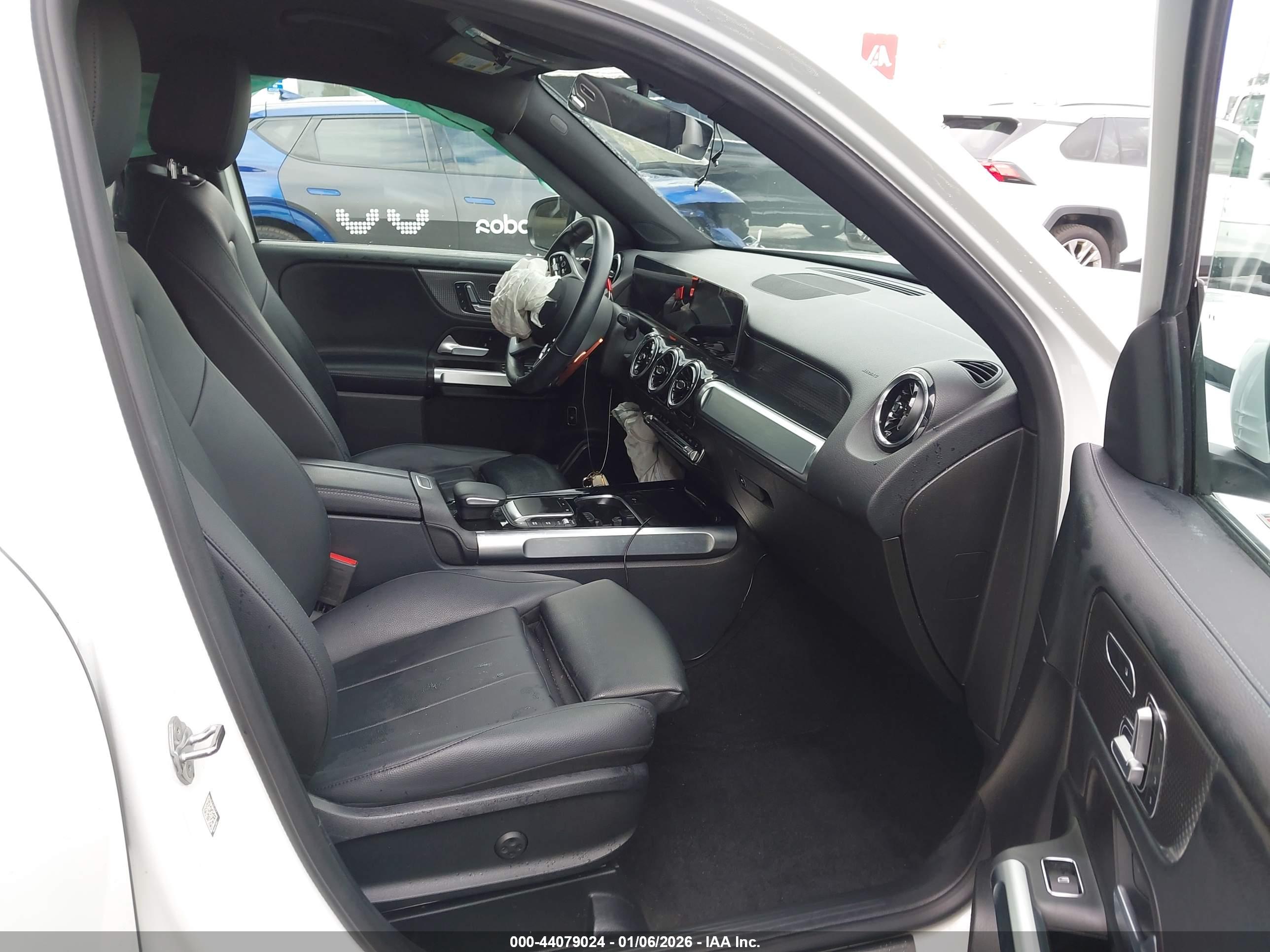 MERCEDES-BENZ GLB image 5