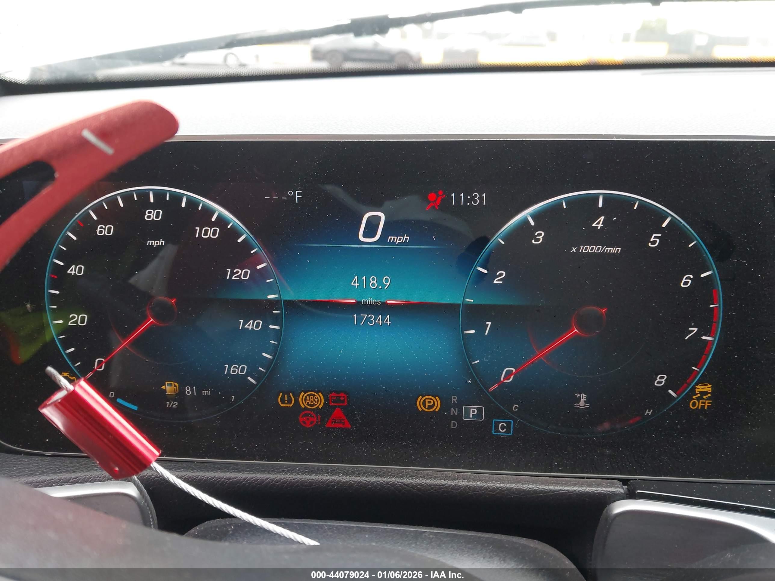 MERCEDES-BENZ GLB image 7