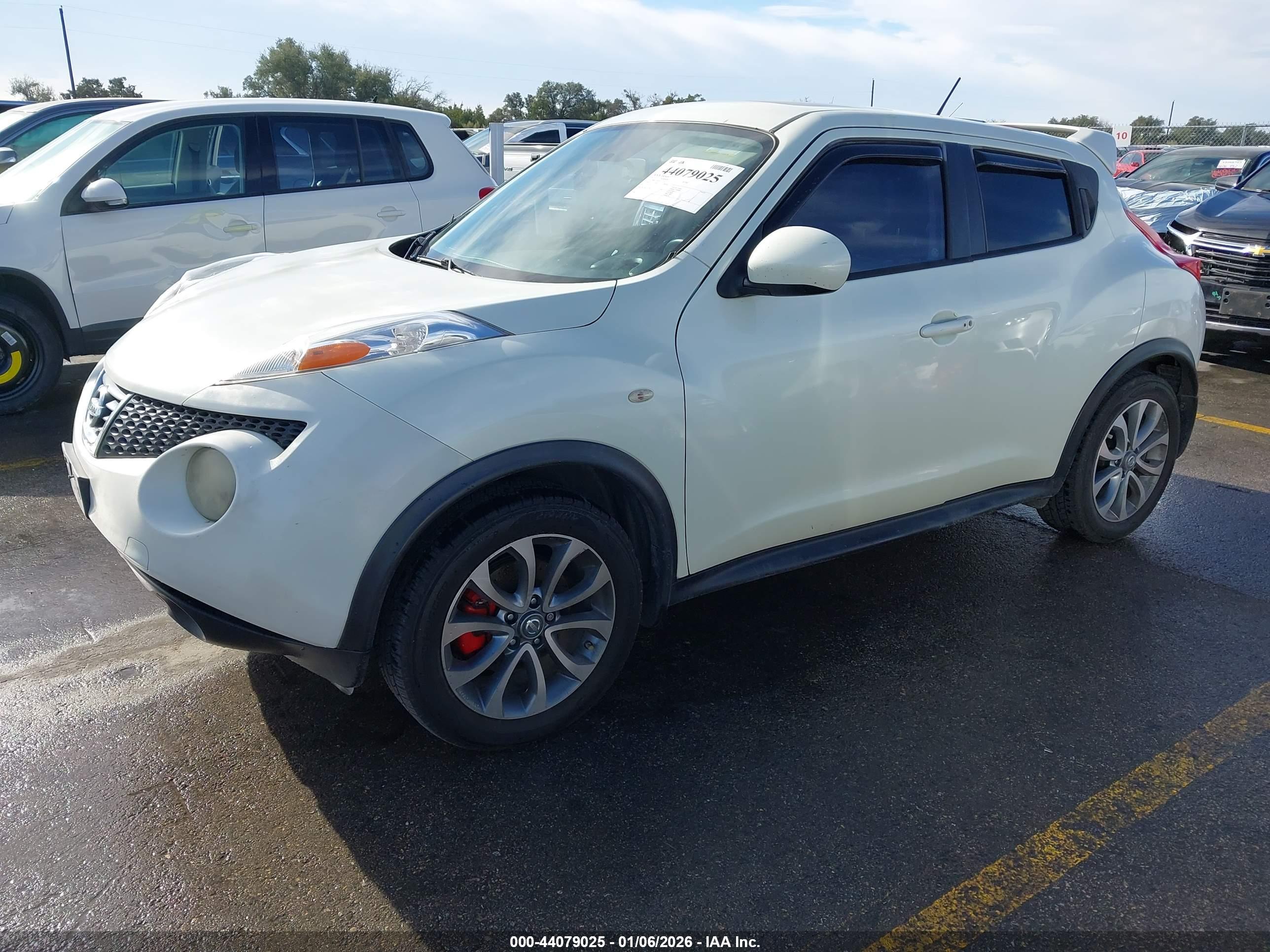 NISSAN JUKE image 2