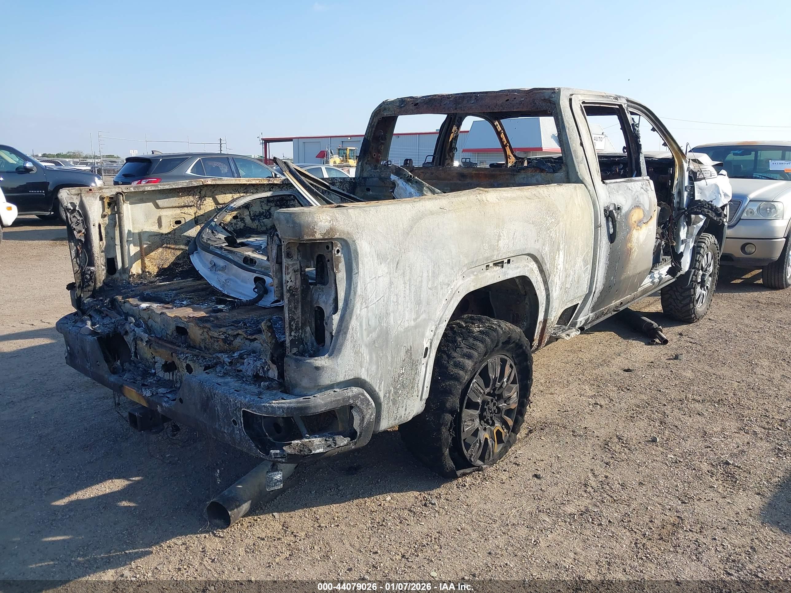 GMC SIERRA image 4