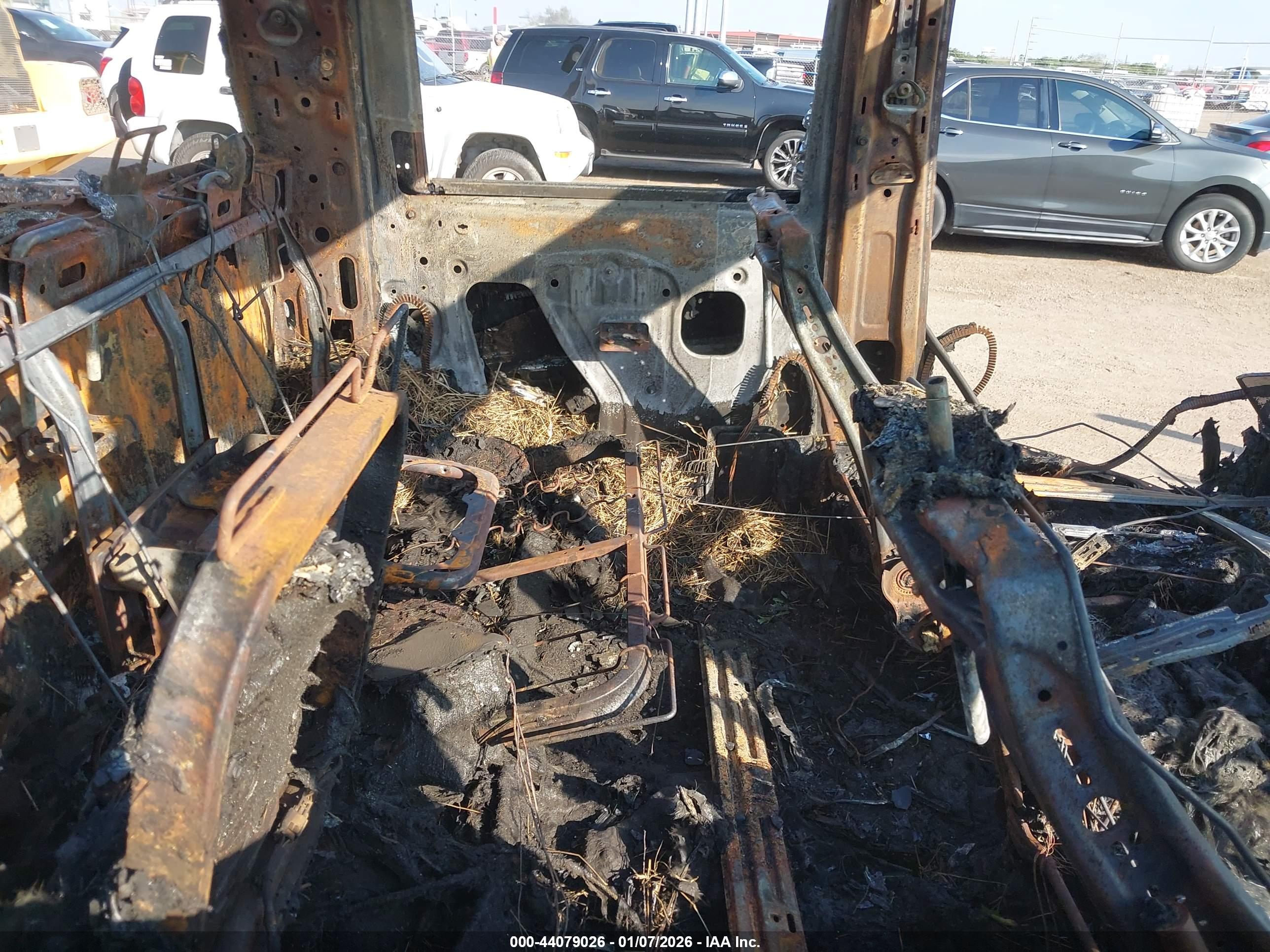 GMC SIERRA image 8