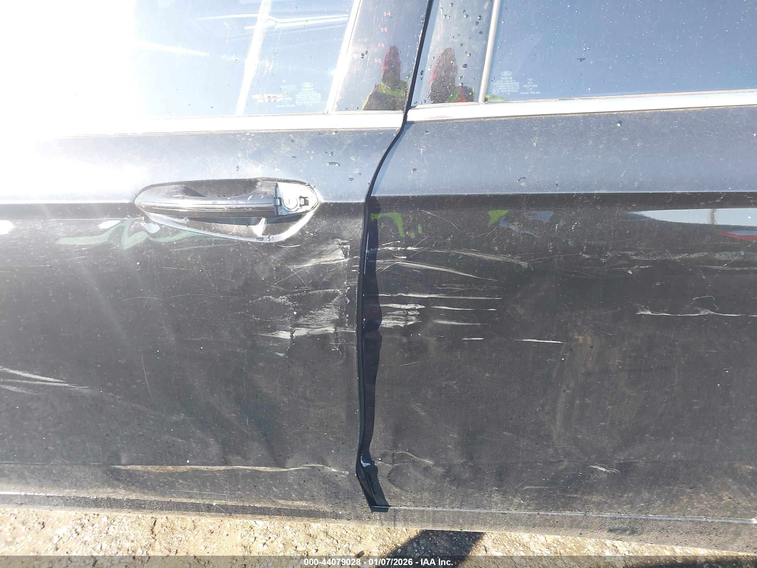 FORD FUSION image 6