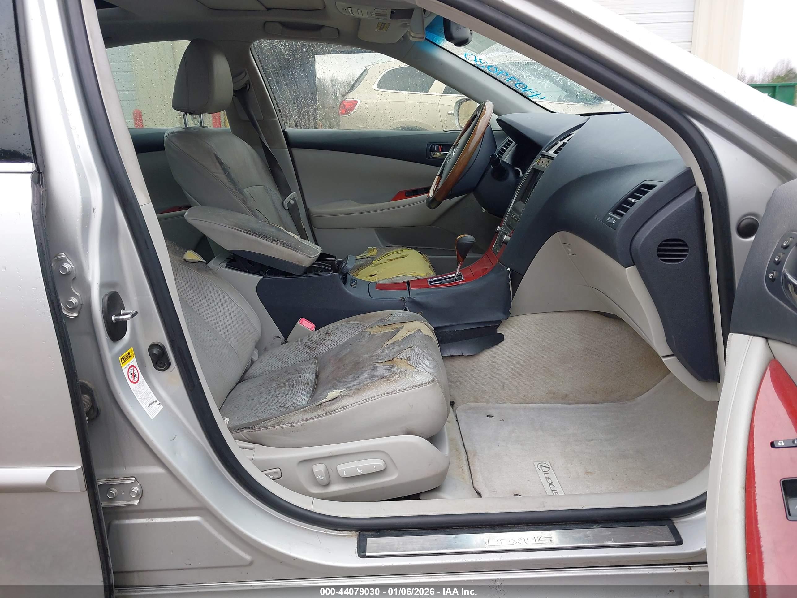LEXUS ES image 5