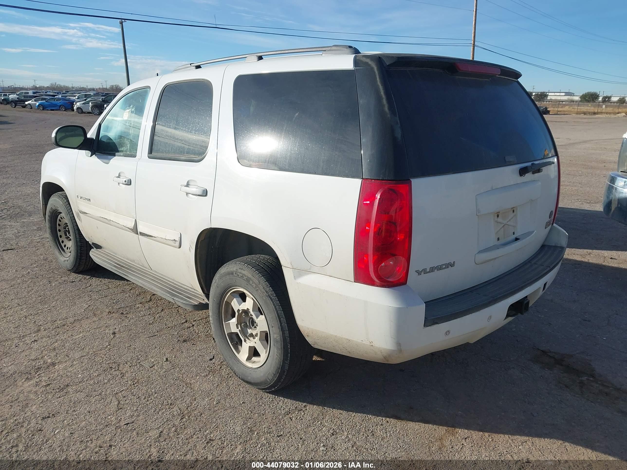 GMC YUKON image 3
