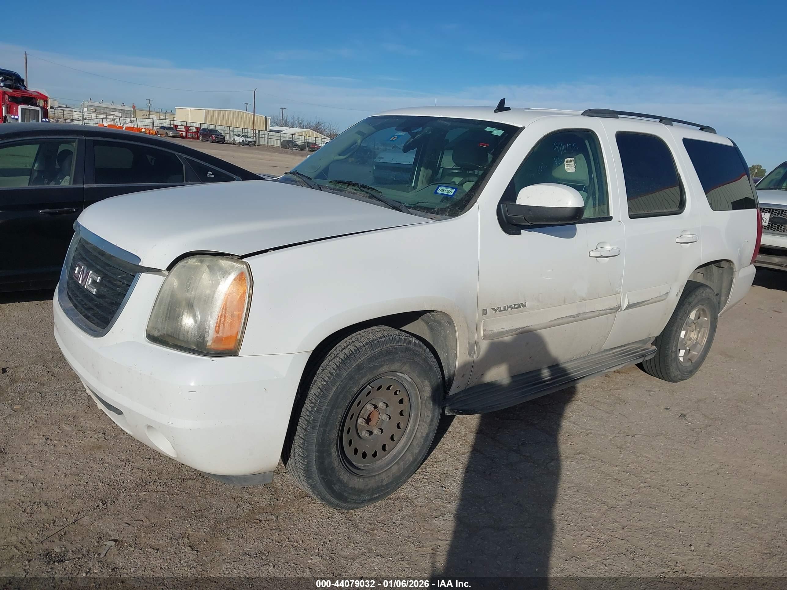 GMC YUKON image 6