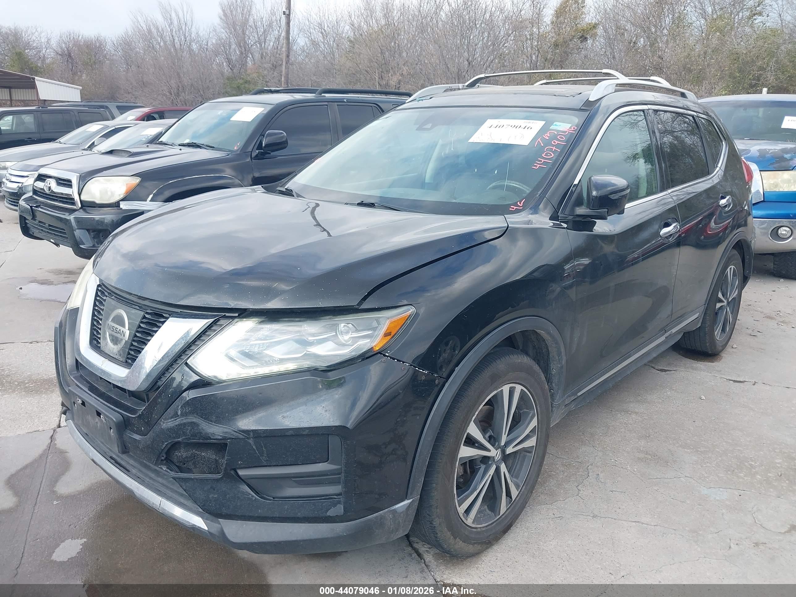 NISSAN ROGUE image 2