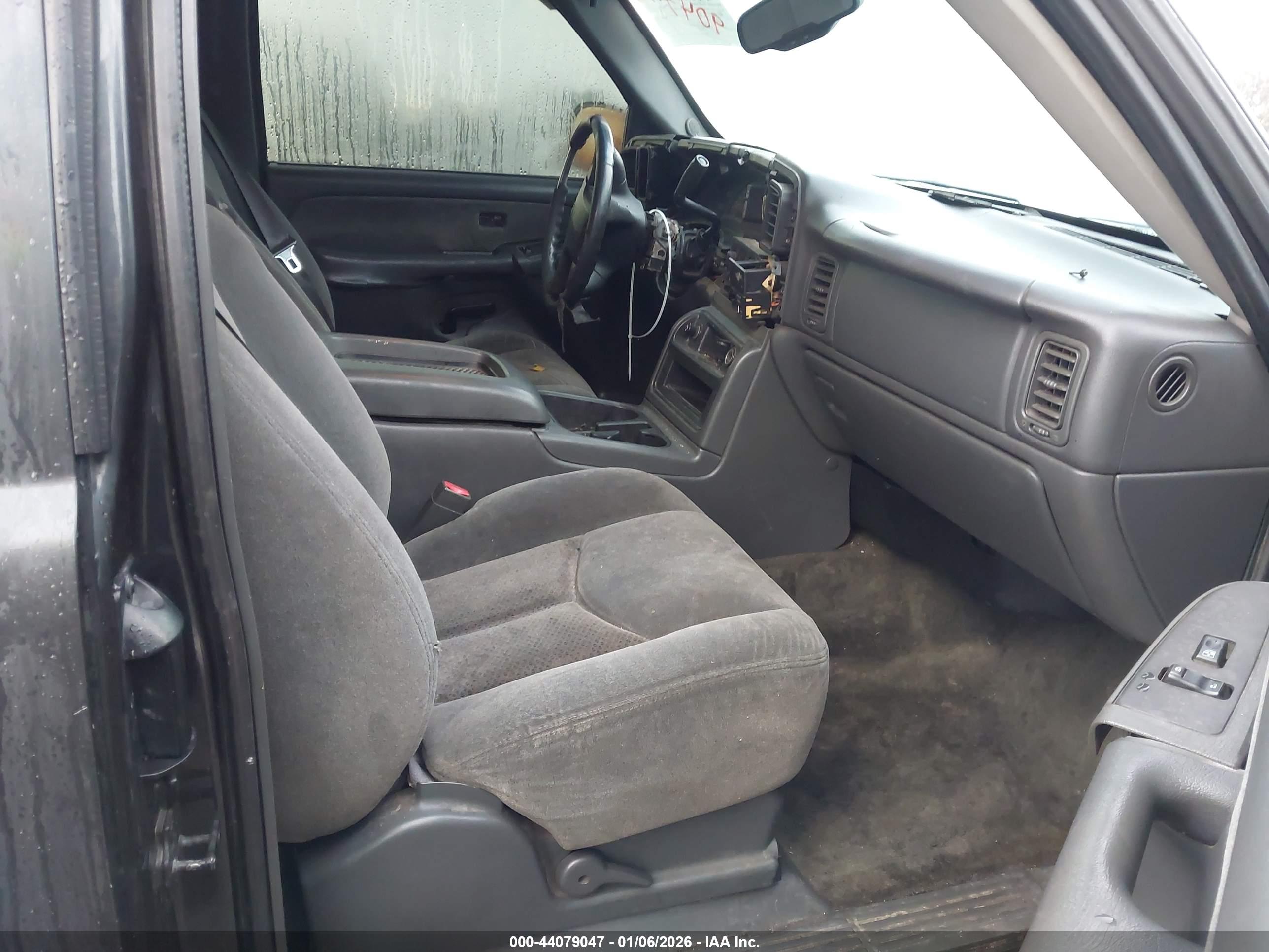 CHEVROLET SILVERADO image 5
